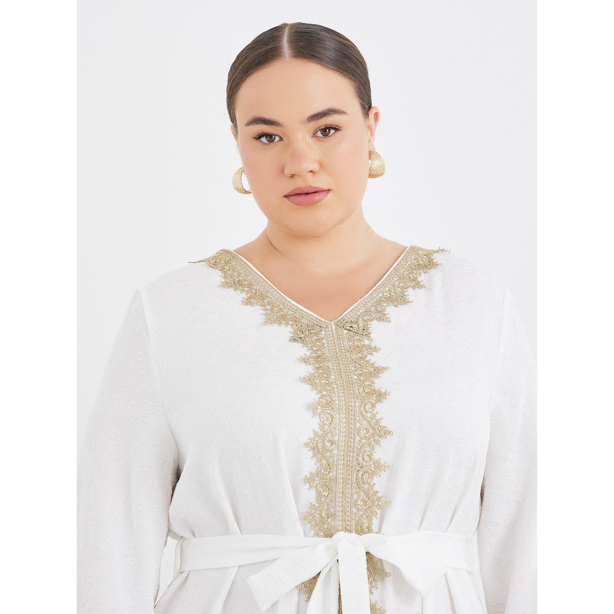 Styli Plus White Jacquard Kaftan with Lace Trim-women-arabicclothing-kaftan-image-3