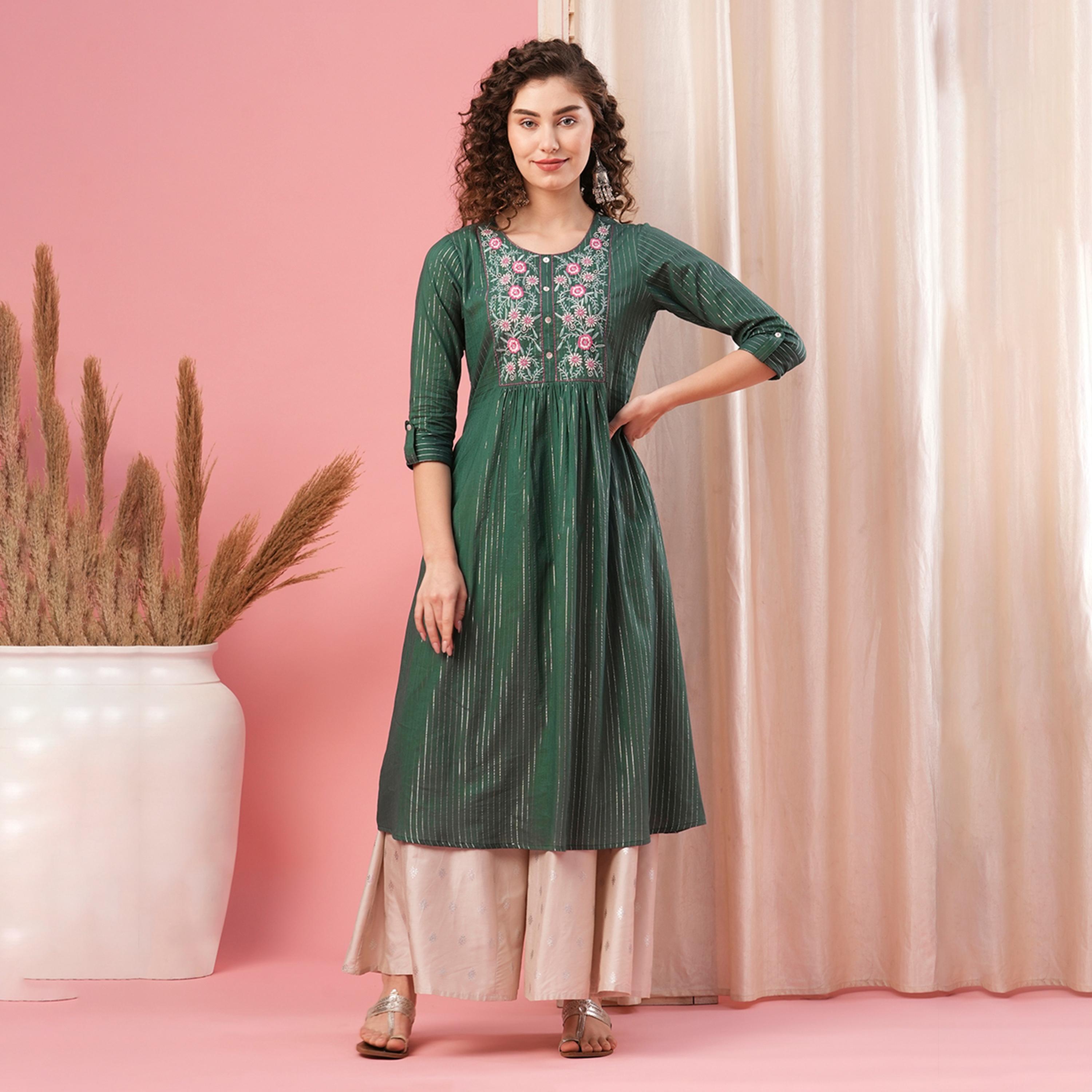 غلوبوس × ستايلي - كورتا مطرزة بفتحة رقبة مستديرة وقصة A-women-clothing-ethnicwear-kurtas-image-1