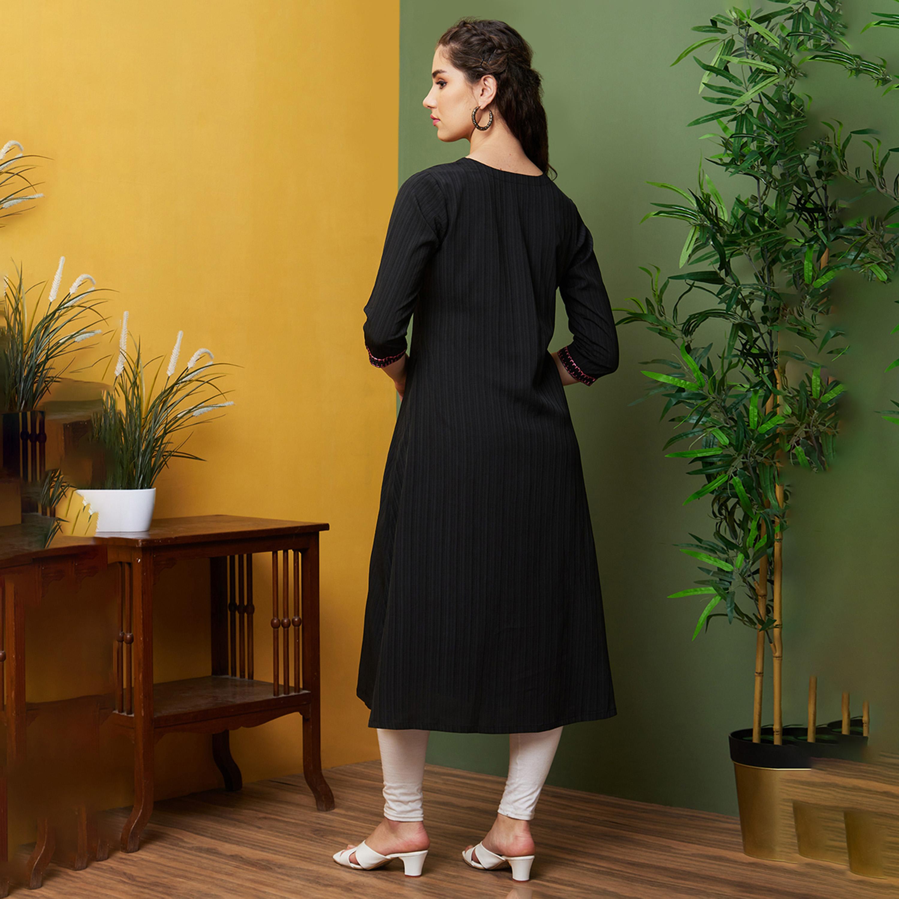 Globus X Styli Embroidered V-Neck A-Line Kurta-women-clothing-ethnicwear-kurtas-image-3