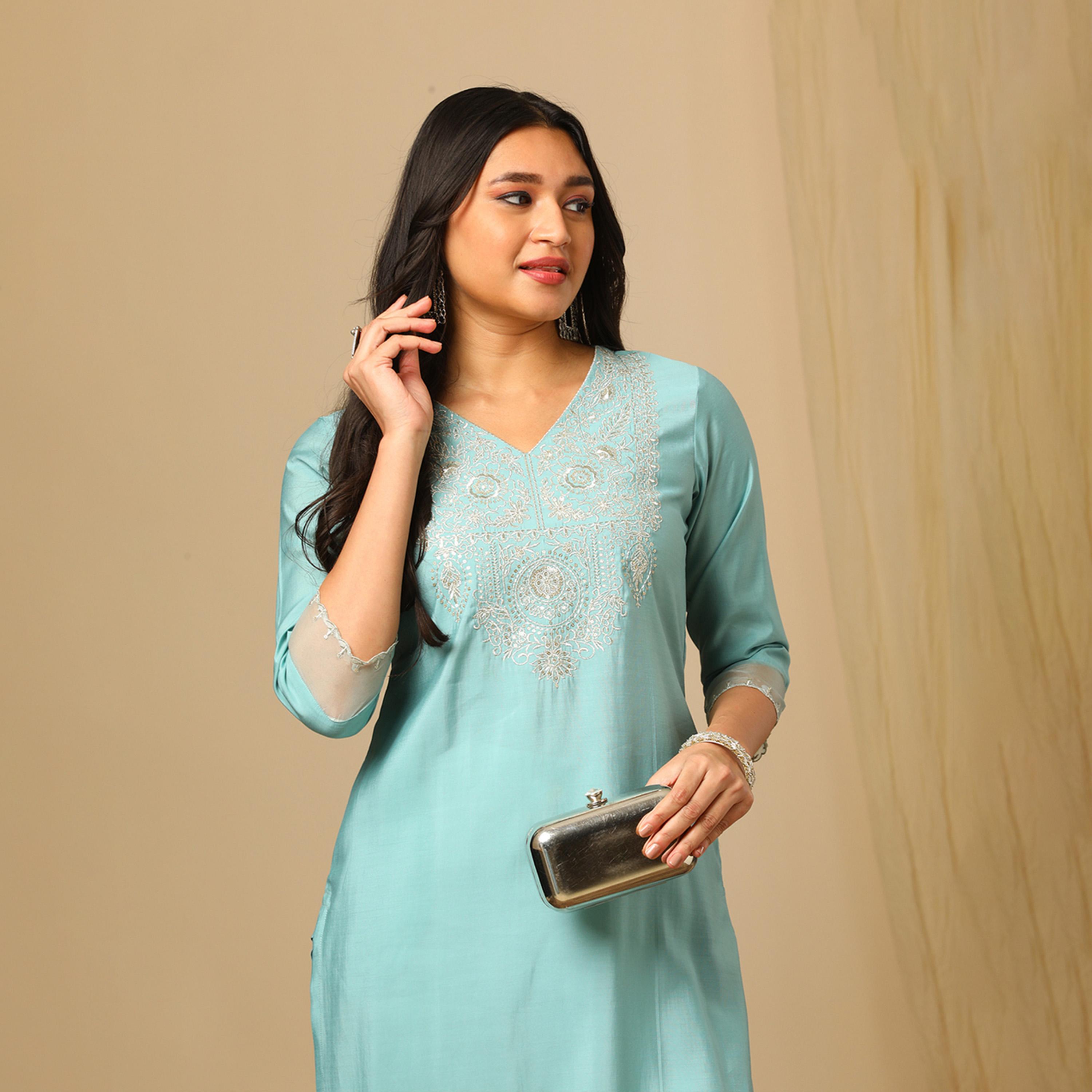 غلوبوس × ستايلي - قميص كورتا عرقي نسائي غلوبوس مطرز أخضر برقبة على شكل V بطول الساق-women-clothing-ethnicwear-kurtas-image-6