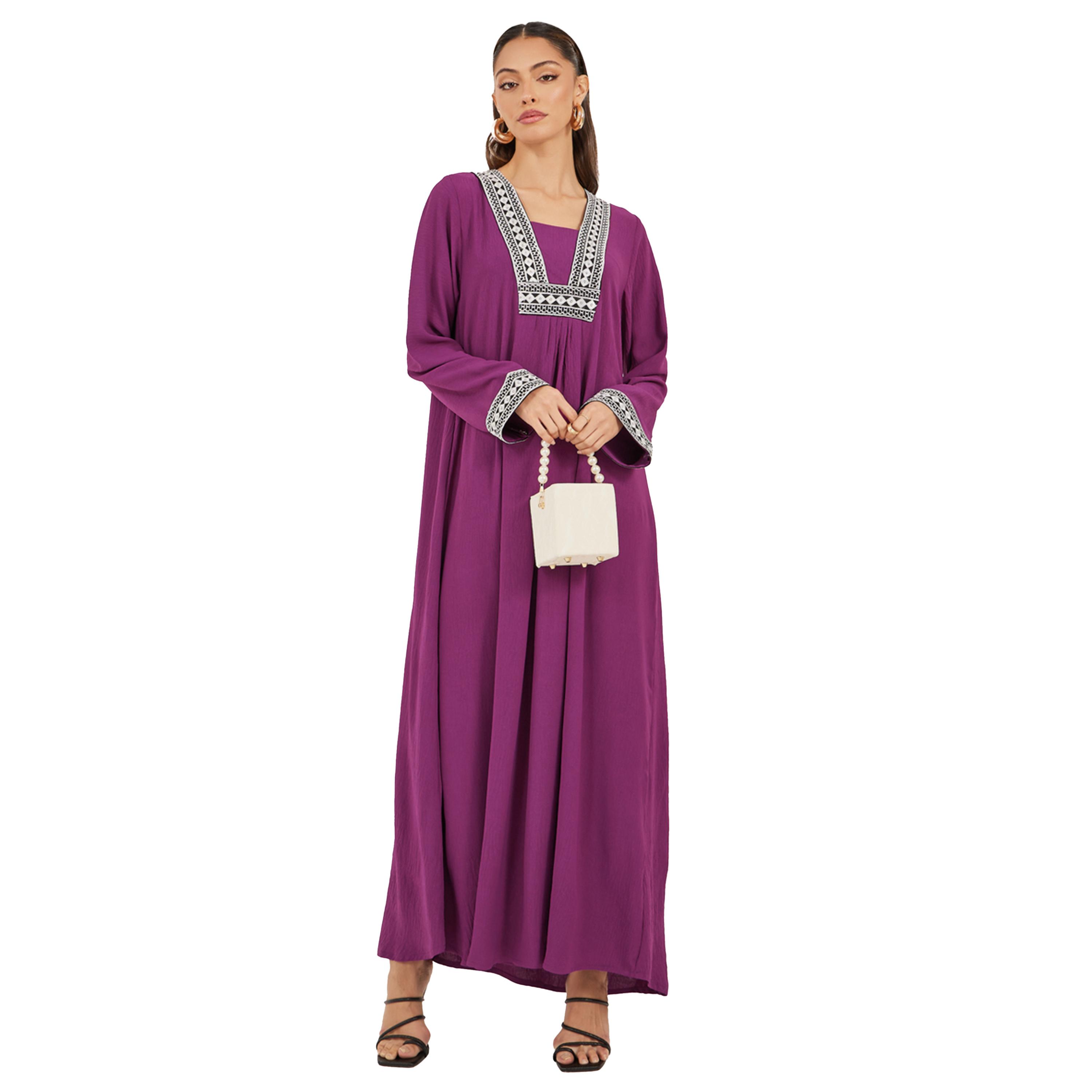 ستايلي - جلابية مطرزة بقصة A-women-arabicclothing-jalabiyas-image-2