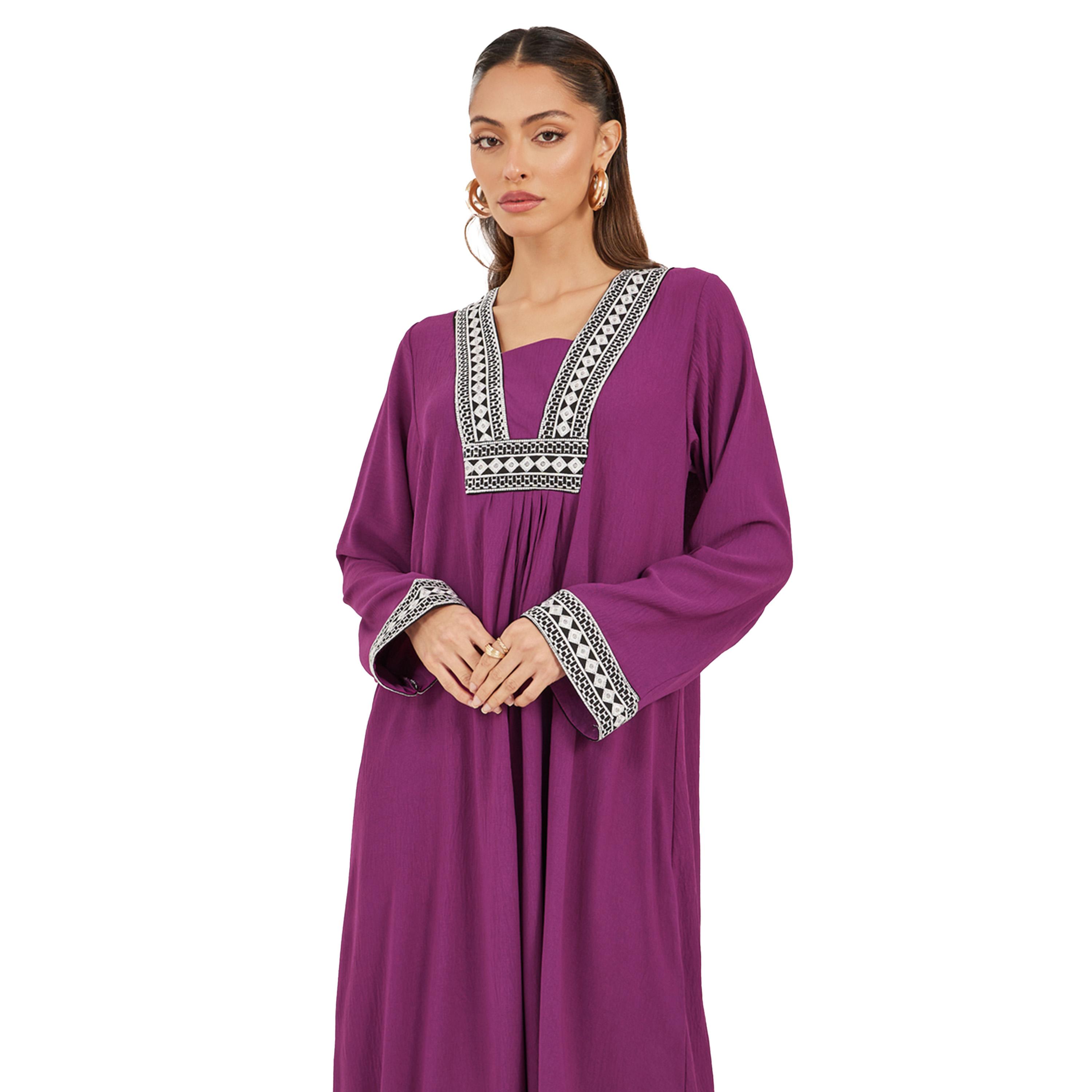 ستايلي - جلابية مطرزة بقصة A-women-arabicclothing-jalabiyas-image-3
