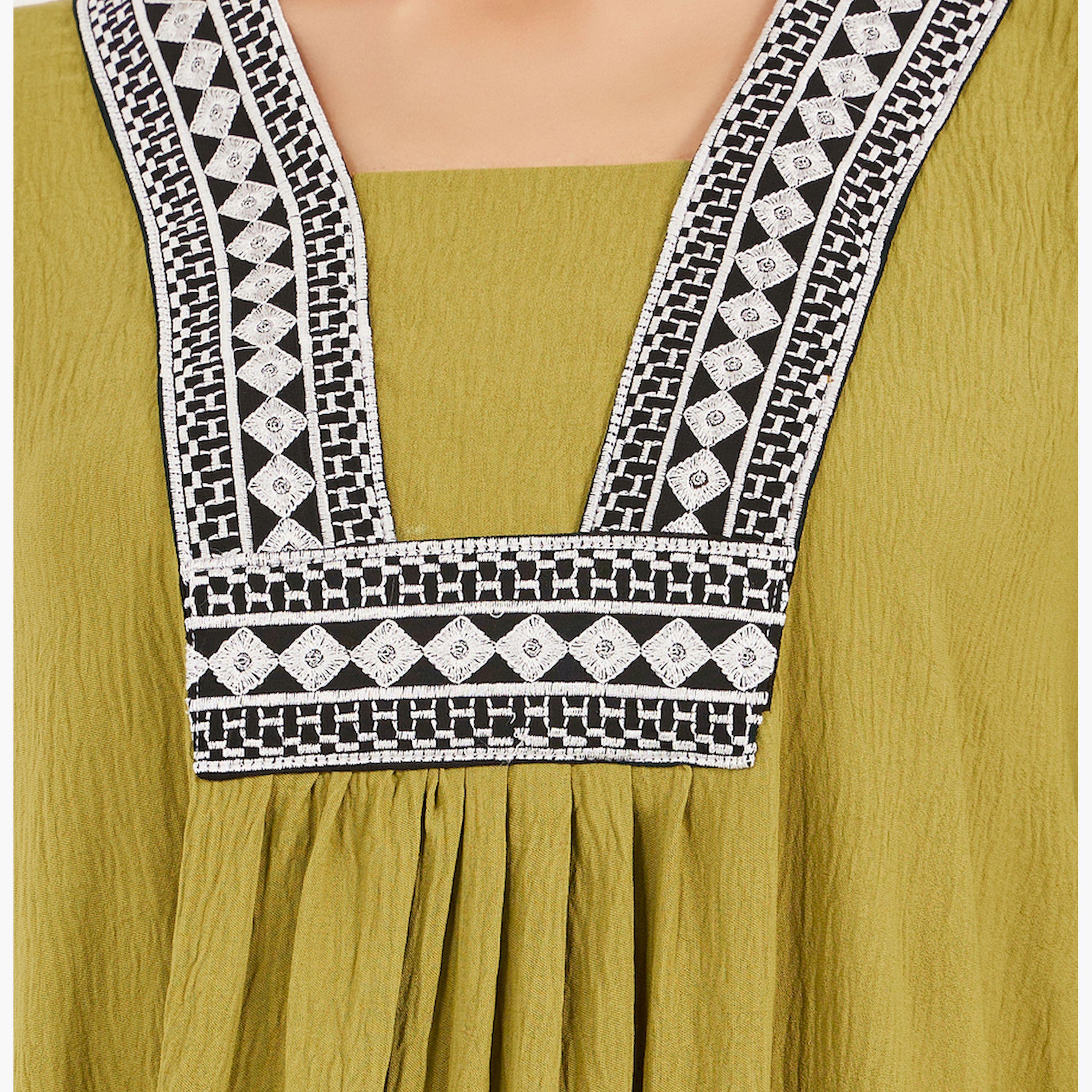 ستايلي - جلابية مطرزة بقصّة A-line-women-arabicclothing-jalabiyas-image-4