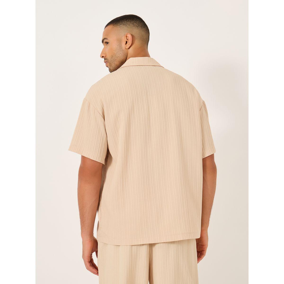 قميص سادة بقصة عادية وياقة كامب-men-clothing-shirts-image-1
