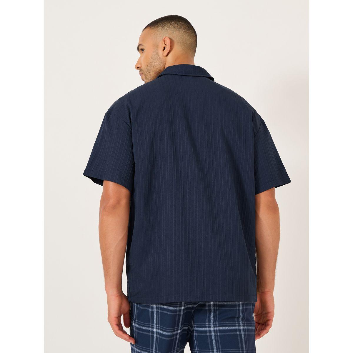 قميص سادة بقصة عادية وياقة كامب-men-clothing-shirts-image-4