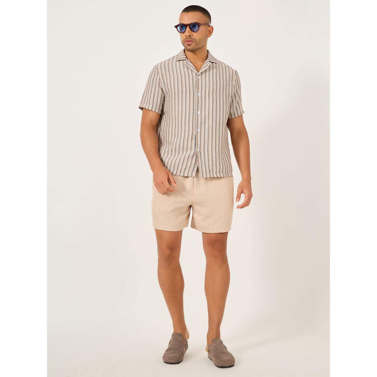طقم منسق من شورت وقميص بأكمام قصيرة-men-clothing-coordsets-image-1