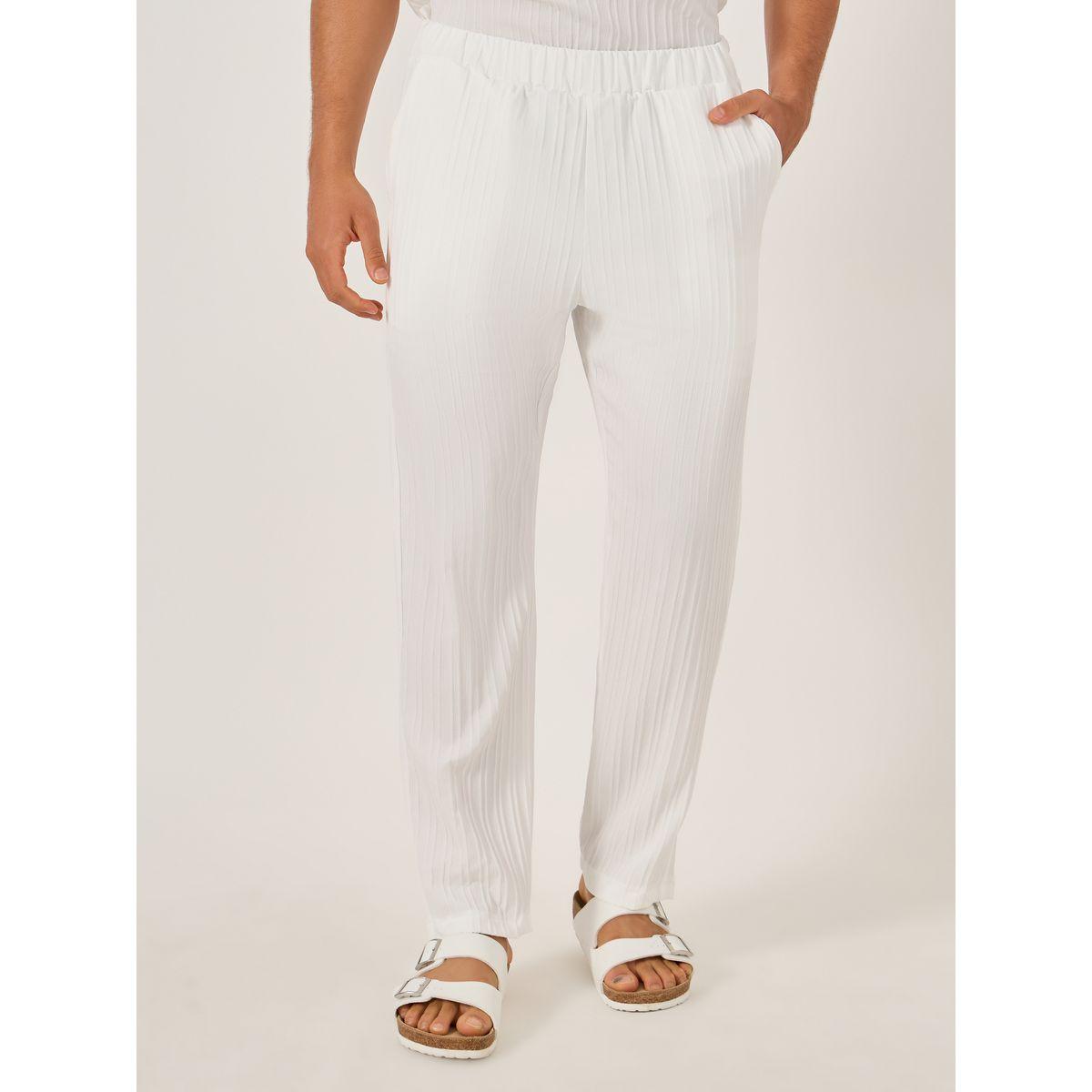طقم منسق من بنطال وتيشيرت بلا أكمام-men-clothing-coordsets-image-4
