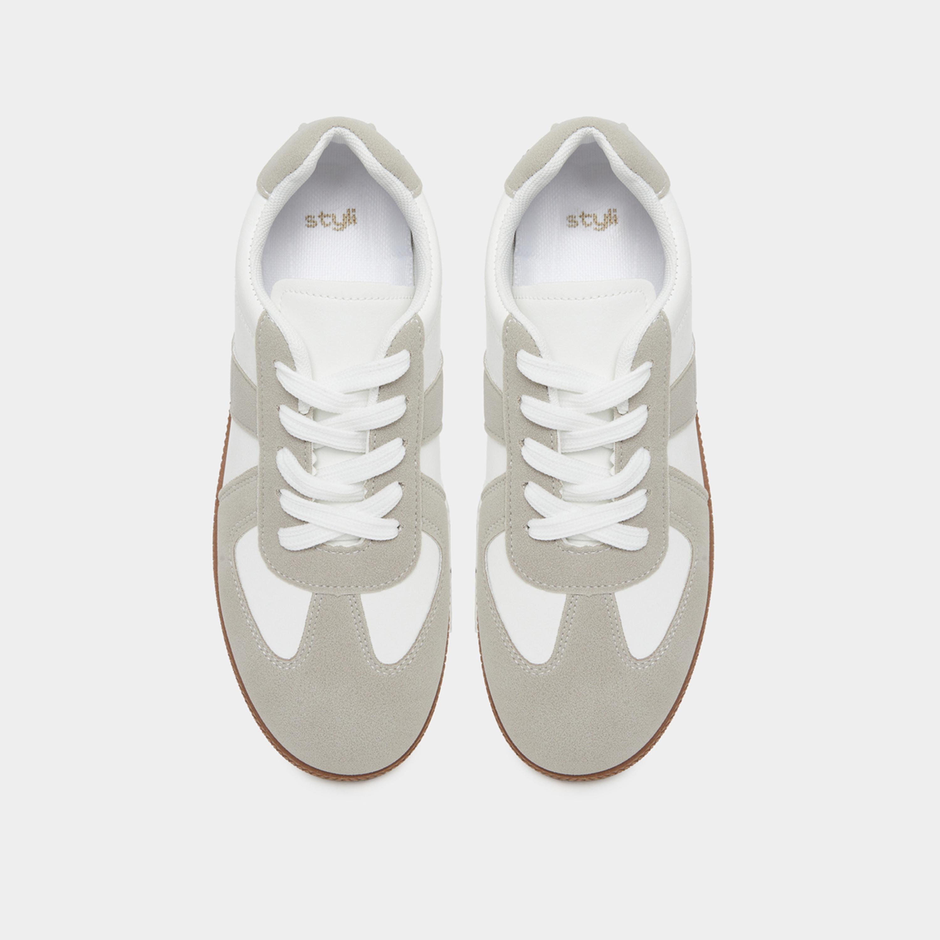 ستايلي - حذاء رياضي نسائي برباط ولوحة متباينة اللون-women-shoes-sneakers-image-5