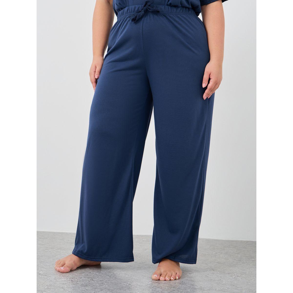Styli Plus Size Schiffli Short Sleeve T-Shirt and Pyjama Set-women-clothing-nightwear-pyjamas-shortsets-image-4
