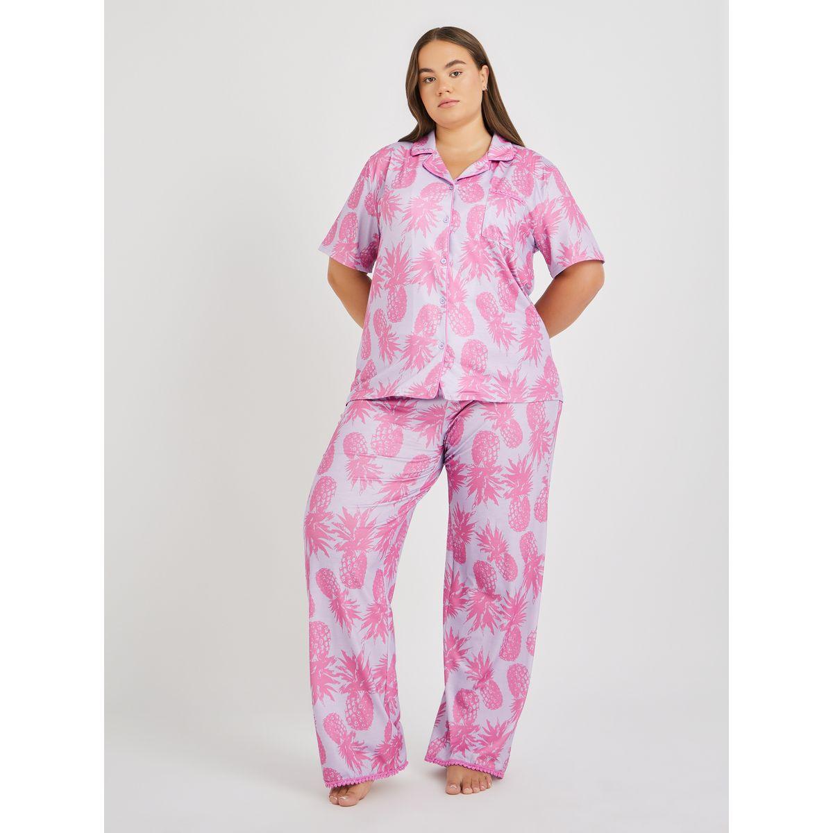 طقم بيجاما بمقاس كبير من بنطال وبلوزة مطبعة بالكامل-women-clothing-nightwear-pyjamas-longsets-image-1