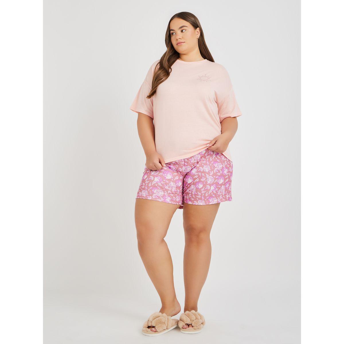 Styli Plus Size Back Graphic Print T-Shirt and All-Over Fruit Print Shorts Set-women-clothing-nightwear-pyjamas-shortsets-image-2