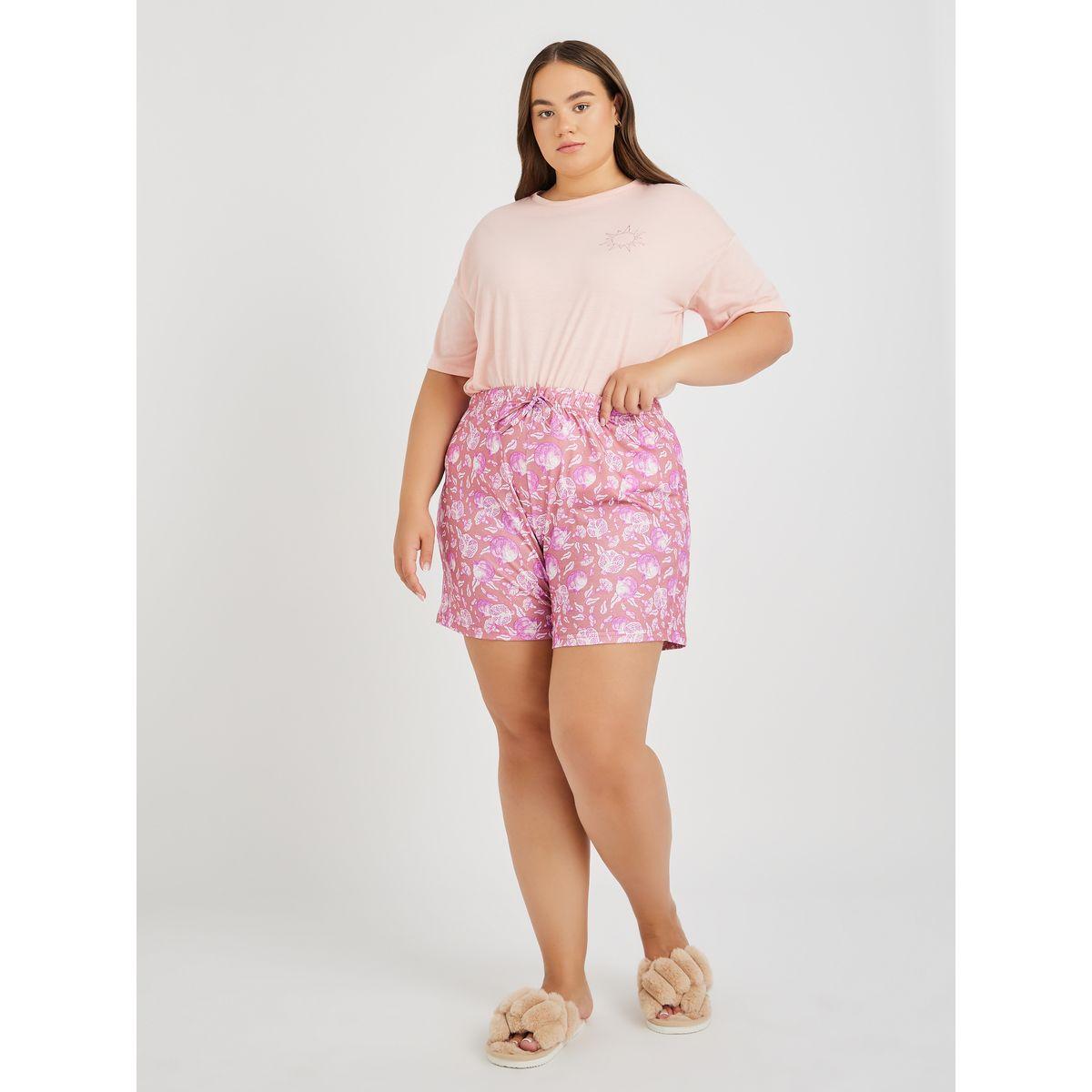 Styli Plus Size Back Graphic Print T-Shirt and All-Over Fruit Print Shorts Set-women-clothing-nightwear-pyjamas-shortsets-image-3