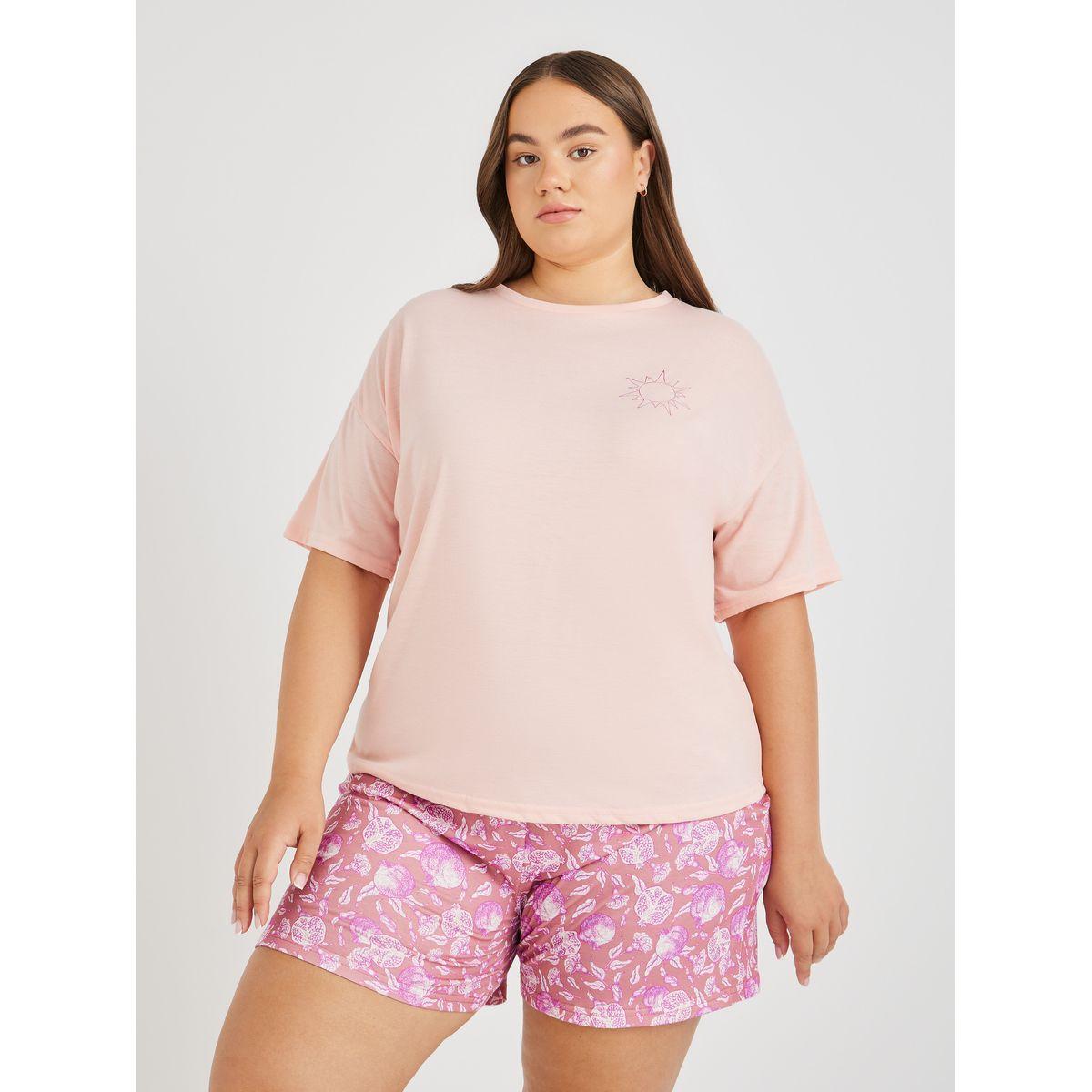 Styli Plus Size Back Graphic Print T-Shirt and All-Over Fruit Print Shorts Set-women-clothing-nightwear-pyjamas-shortsets-image-4