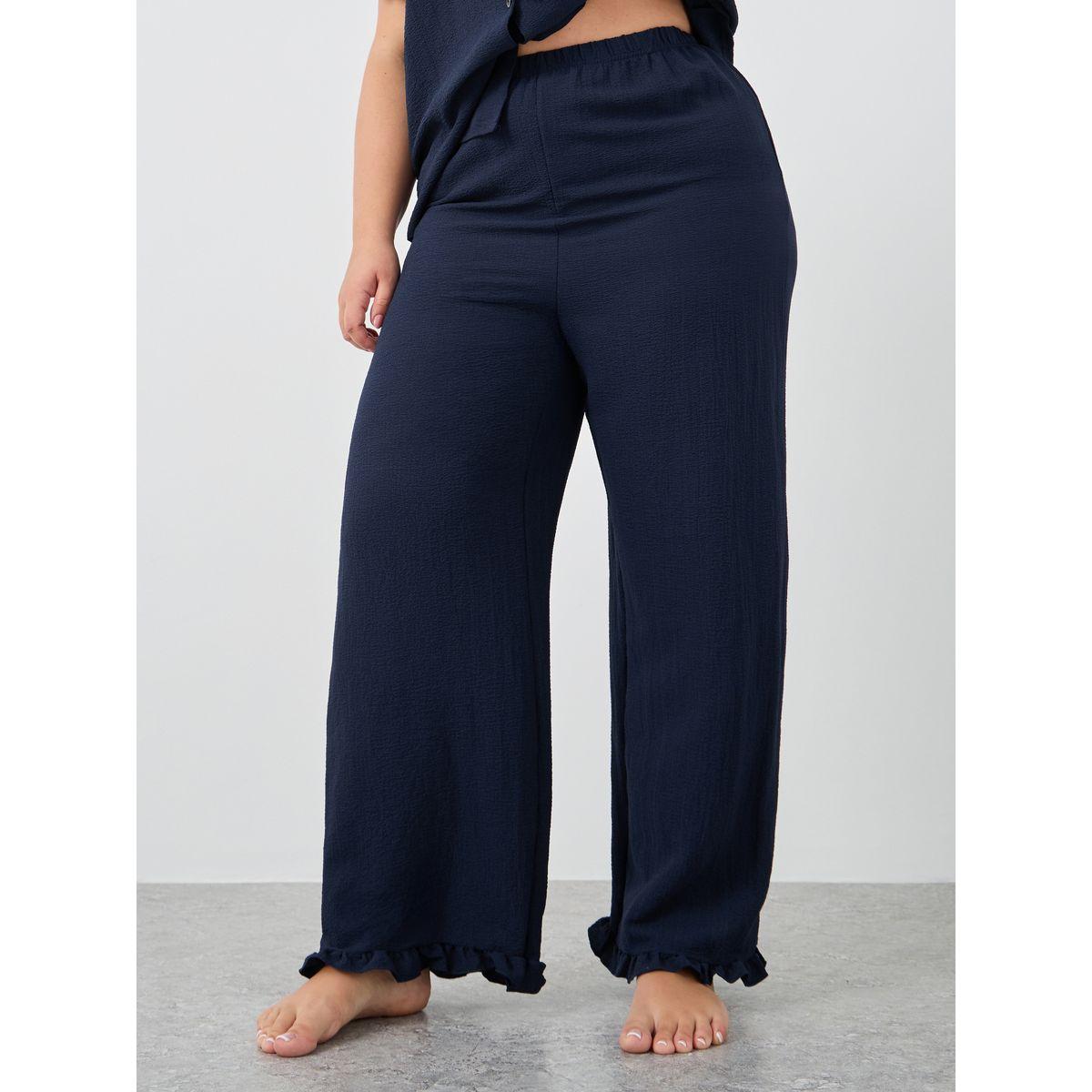 طقم من بنطال بيجاما بمقاس كبير وبلوزة بتفاصيل بارزة الملمس-women-clothing-nightwear-pyjamas-shortsets-image-4