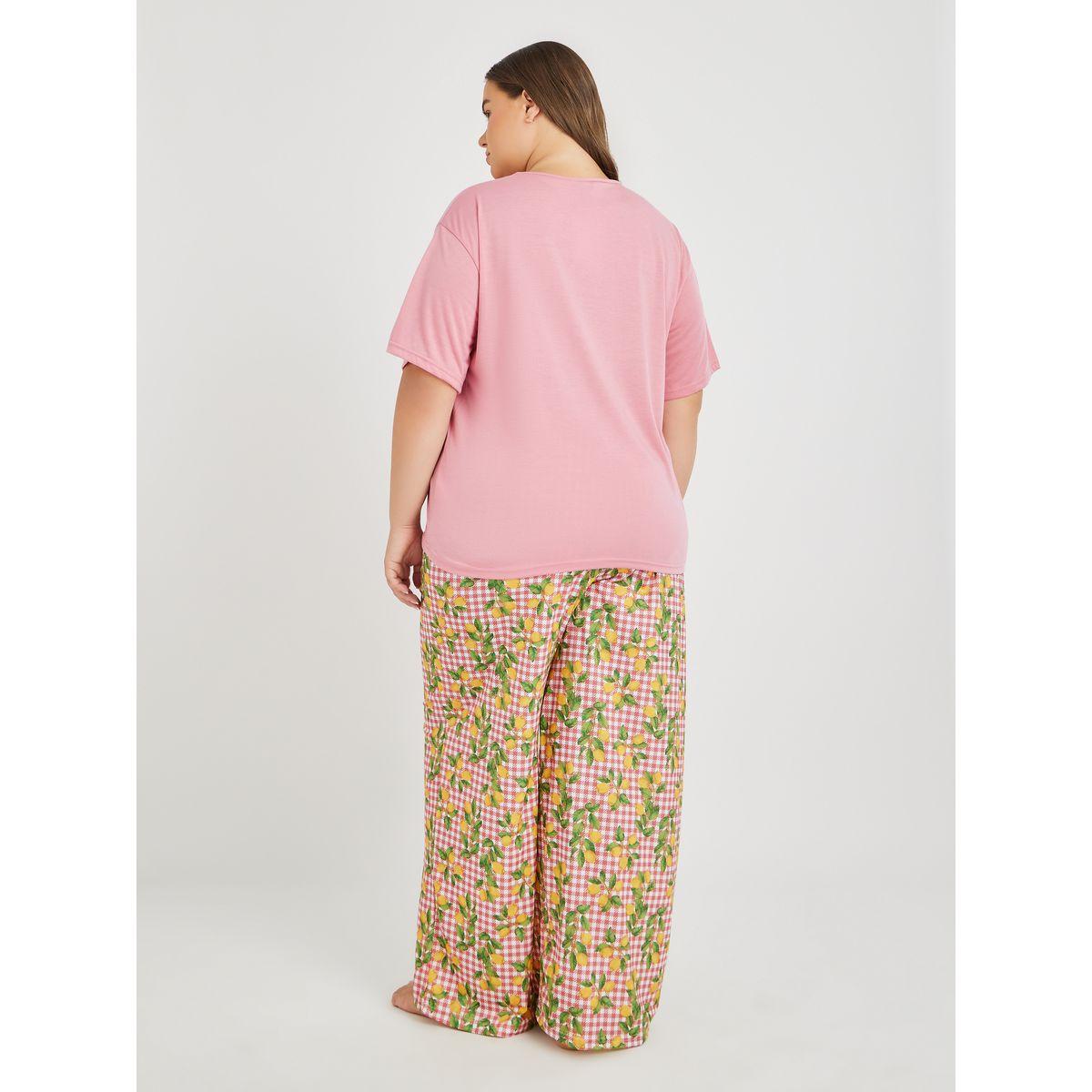 Styli Plus Size Lace Insert V Neck T-Shirt and Lemon Print Pyjama Set-women-clothing-nightwear-pyjamas-longsets-image-5