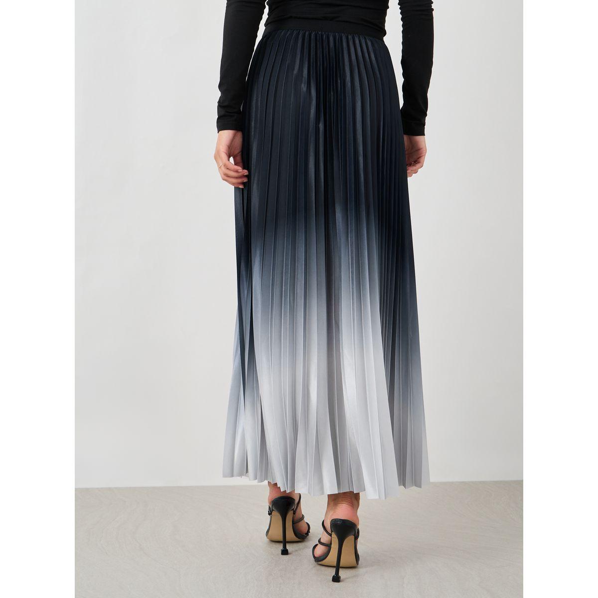 تنورة طويلة بحافة واسعة وكسرات-women-clothing-bottoms-skirts-image-4