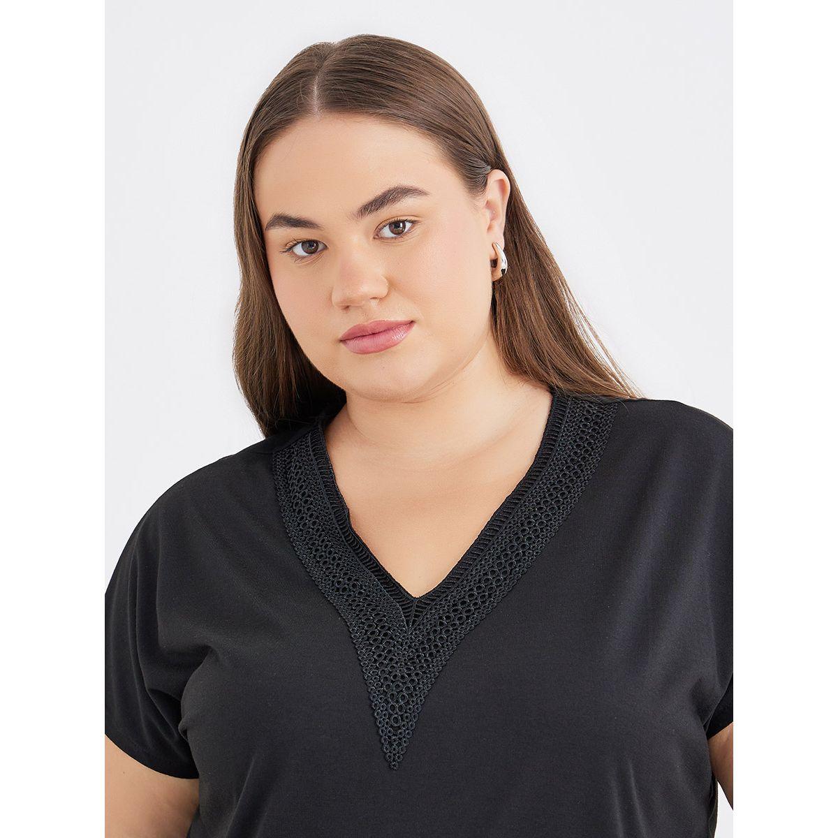 Styli Plus Black T-Shirt with Lace Detail-women-clothing-tshirts-image-3