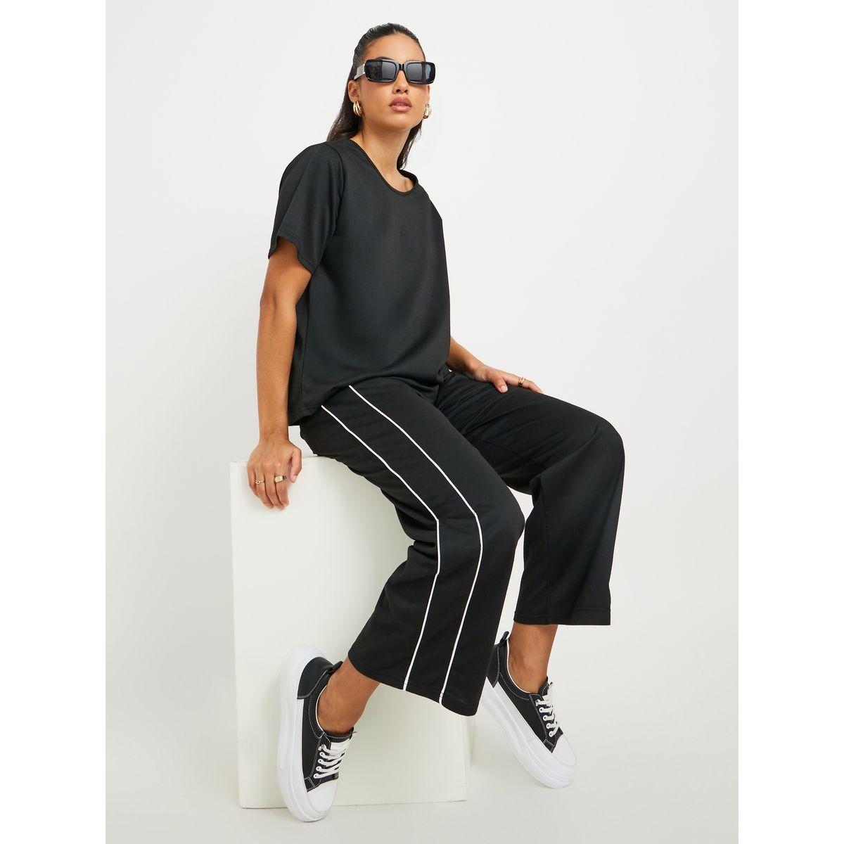Styli Solid Short Sleeve T-Shirt and Contrast Trim Pants Co-Ords-women-clothing-coordsets-image-1