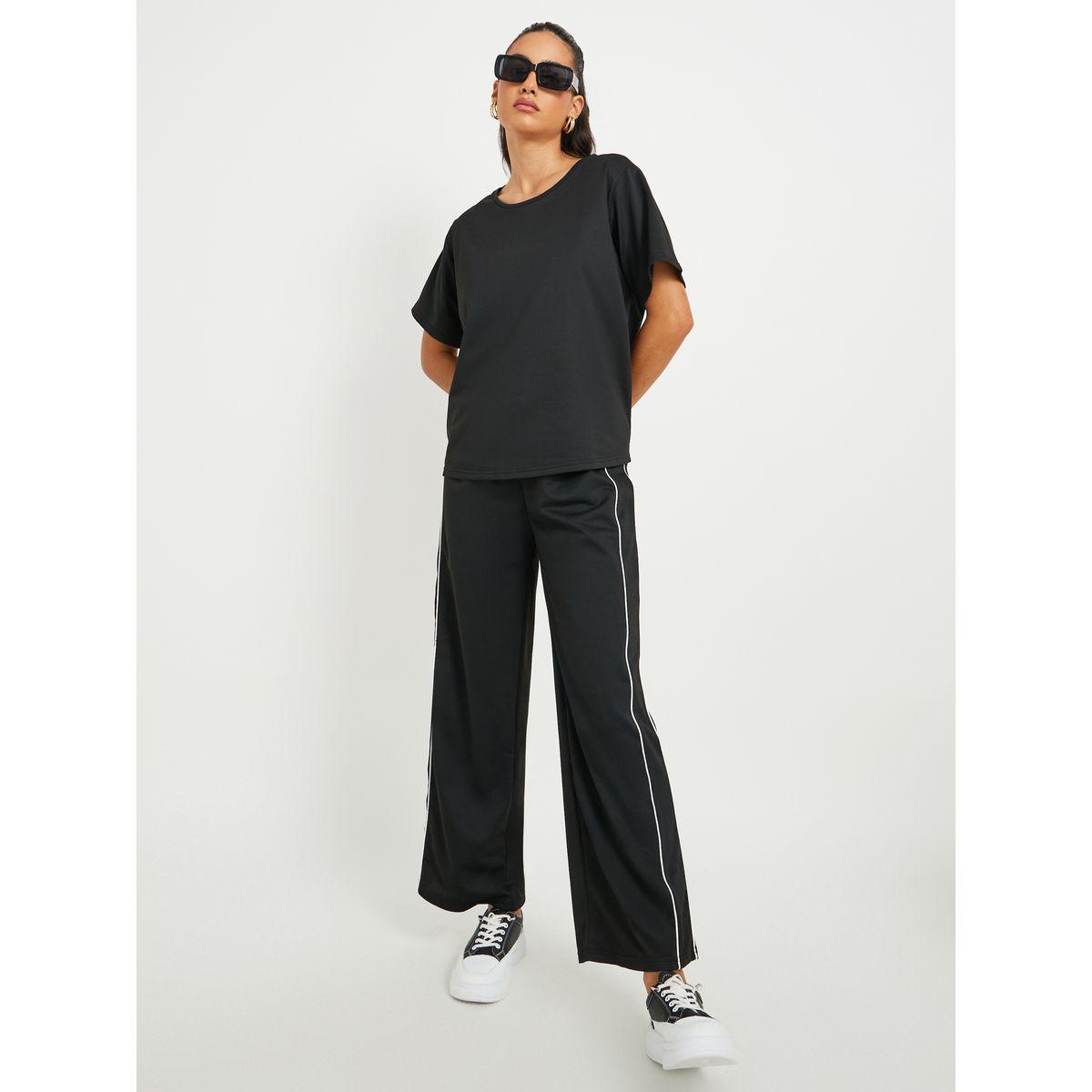 طقم منسق من بنطال وتيشيرت سادة بأكمام قصيرة-women-clothing-coordsets-image-2