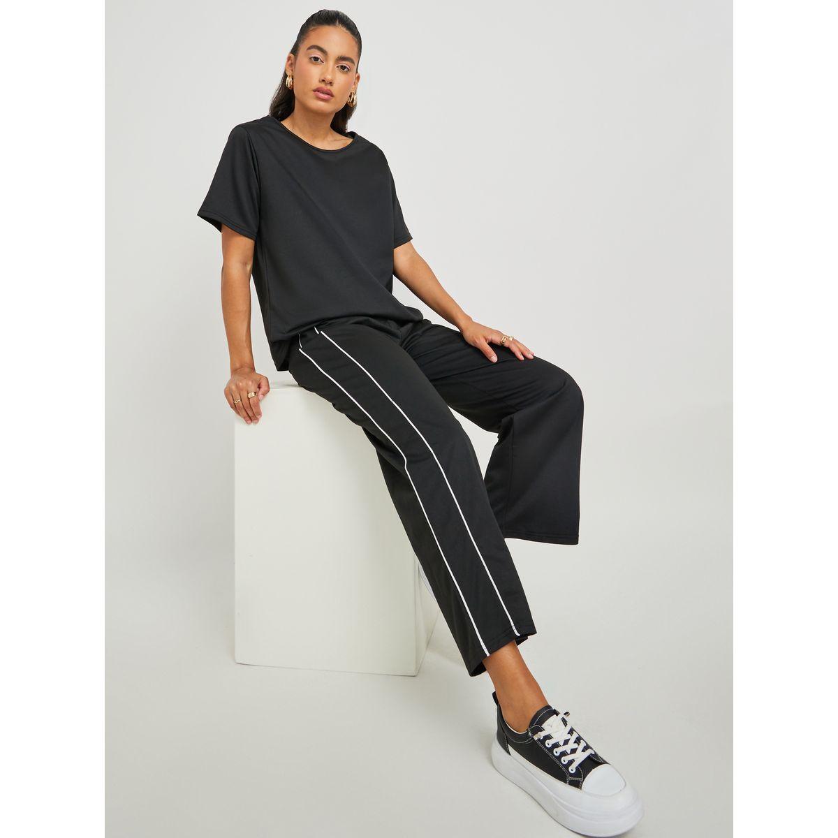 Styli Solid Short Sleeve T-Shirt and Contrast Trim Pants Co-Ords-women-clothing-coordsets-image-7