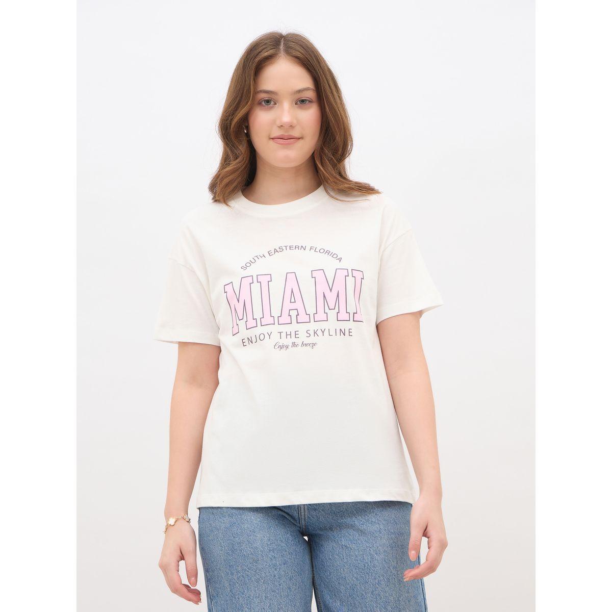 تيشيرت بقصة بوكسي وطبعة كتابة-women-clothing-tshirts-image-2