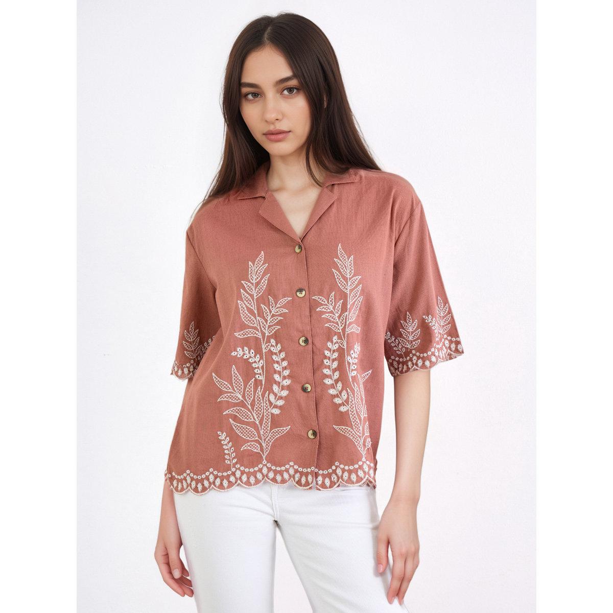 بلوزة مُطرّزة بزهور مع أزرار غلق-women-clothing-shirtsandblouses-shirts-image-1