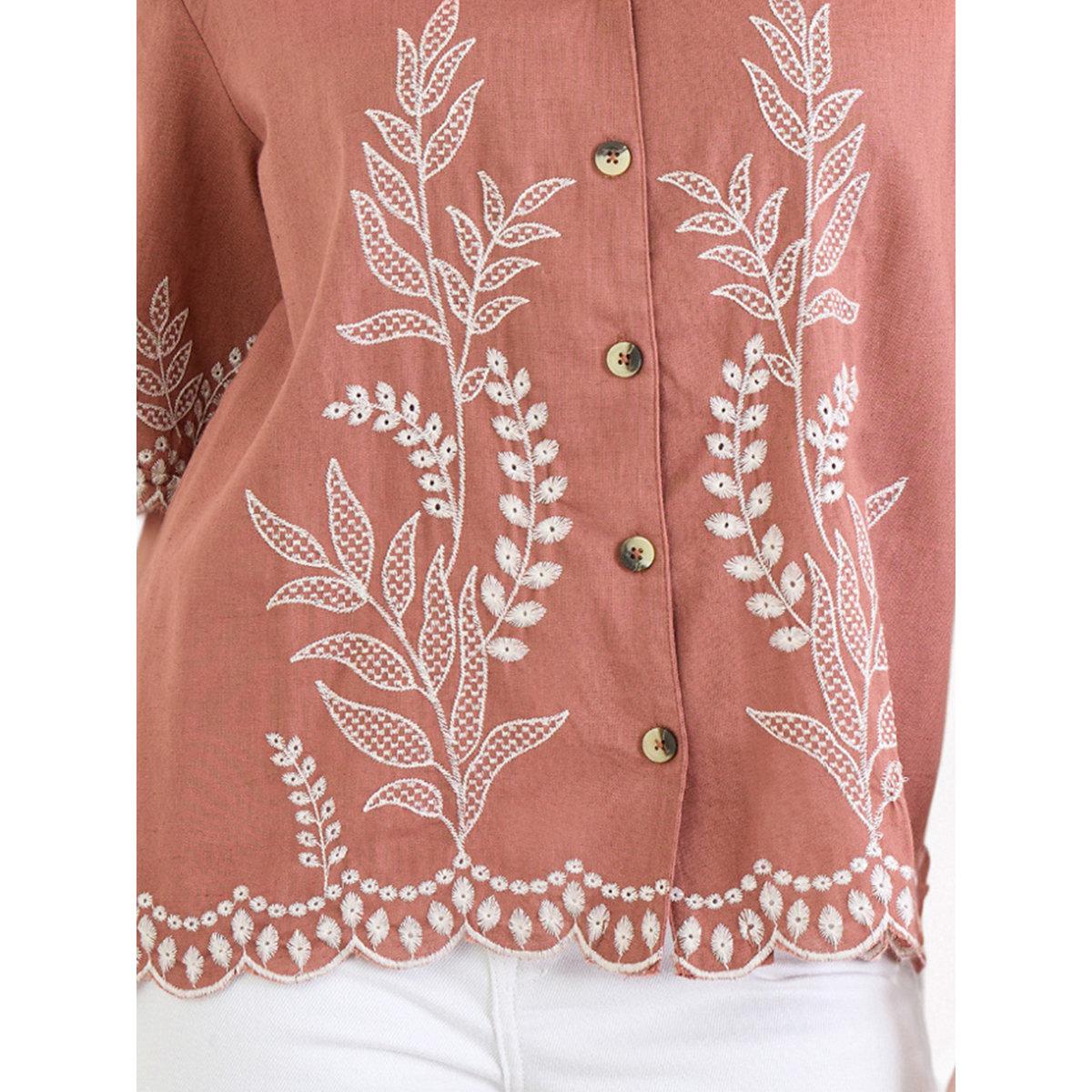 بلوزة مُطرّزة بزهور مع أزرار غلق-women-clothing-shirtsandblouses-shirts-image-3