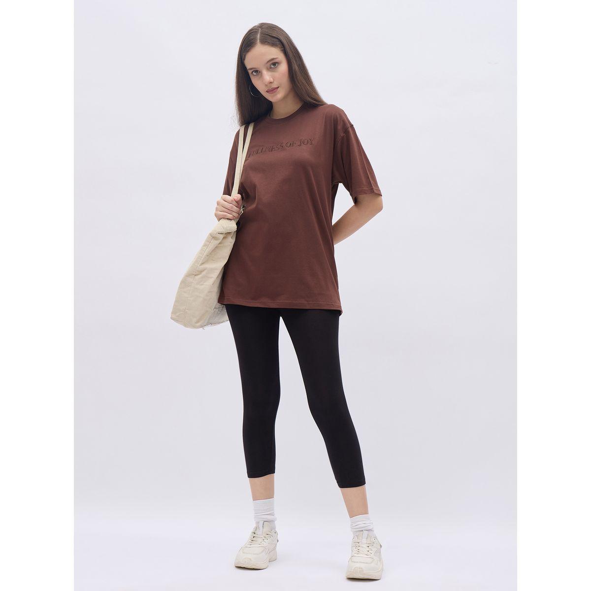 تيشيرت فضفاض بتفاصيل كتابة مُطرزة-women-clothing-tshirts-image-6
