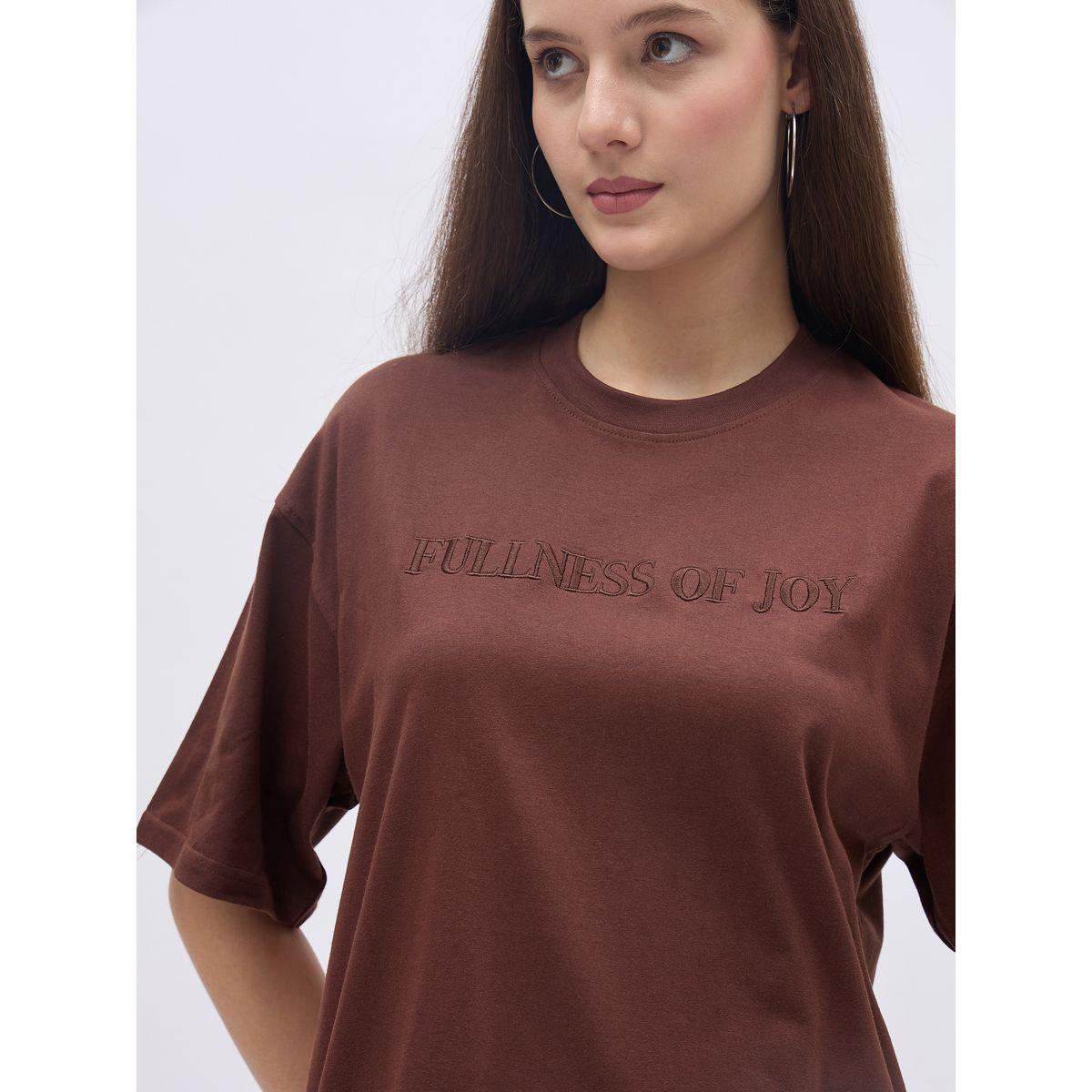 تيشيرت فضفاض بتفاصيل كتابة مُطرزة-women-clothing-tshirts-image-3