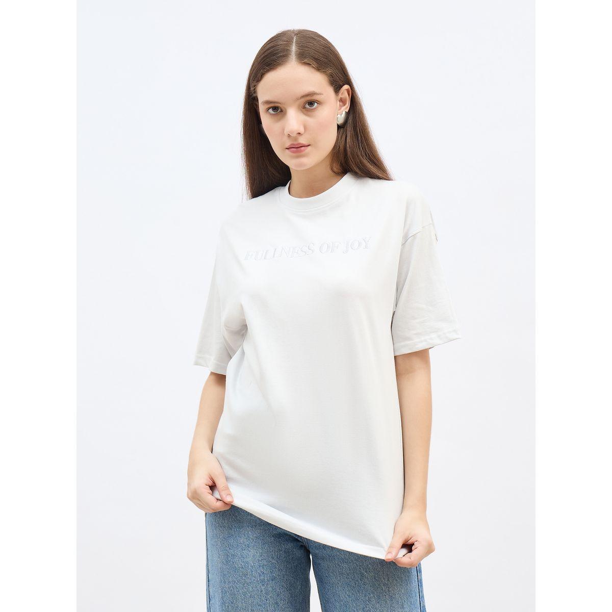 تيشيرت فضفاض بتفاصيل كتابة مُطرزة-women-clothing-tshirts-image-2