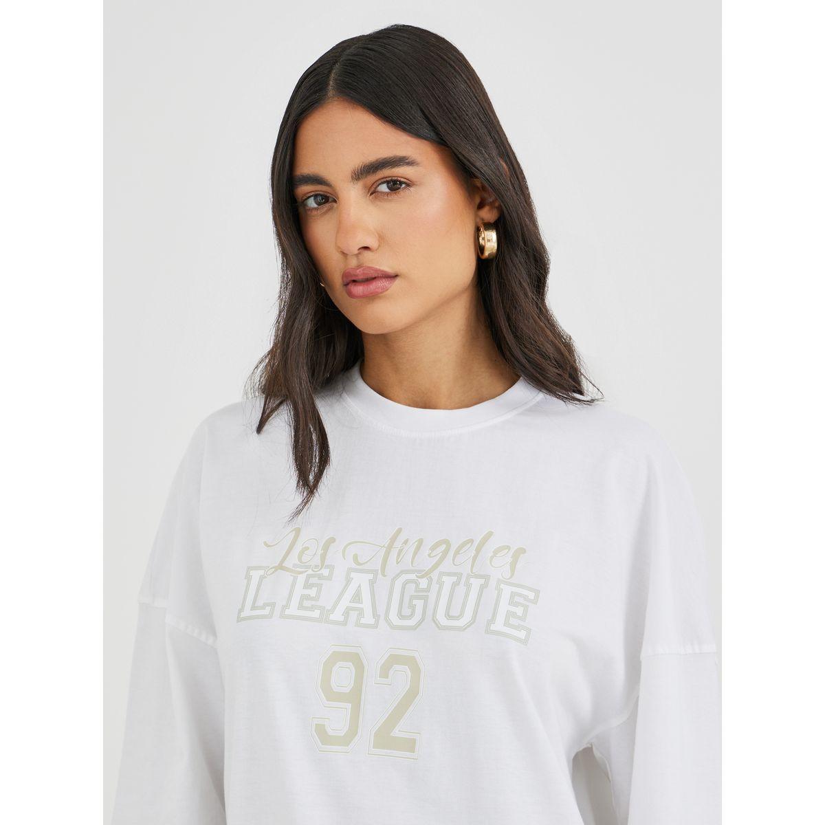 تيشيرت فضفاض بطبعة كتابة وأكمام مبالغ فيها-women-clothing-tshirts-image-3