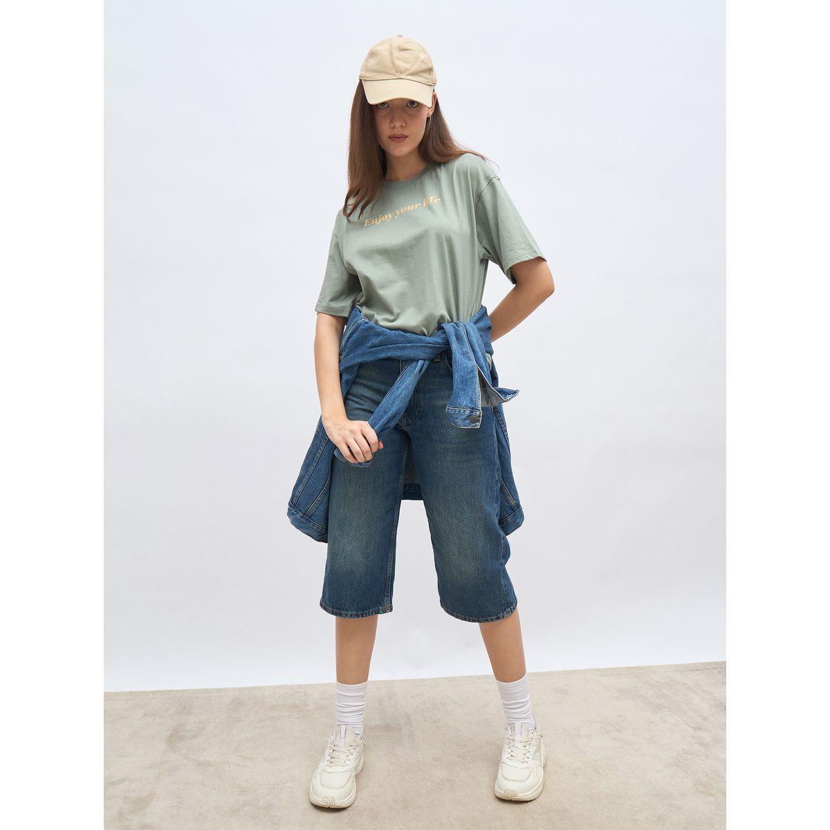 تيشيرت فضفاض بطبعة كتابة-women-clothing-tshirts-image-1