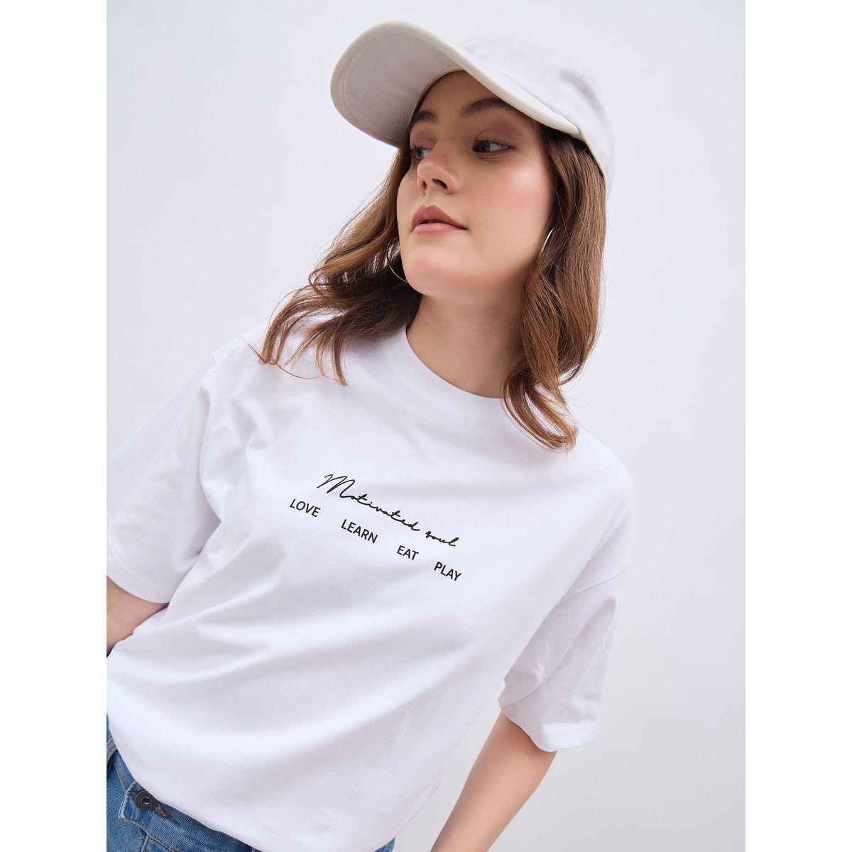 تيشيرت فضفاض بطبعة كتابة وأكمام قصيرة-women-clothing-tshirts-image-6