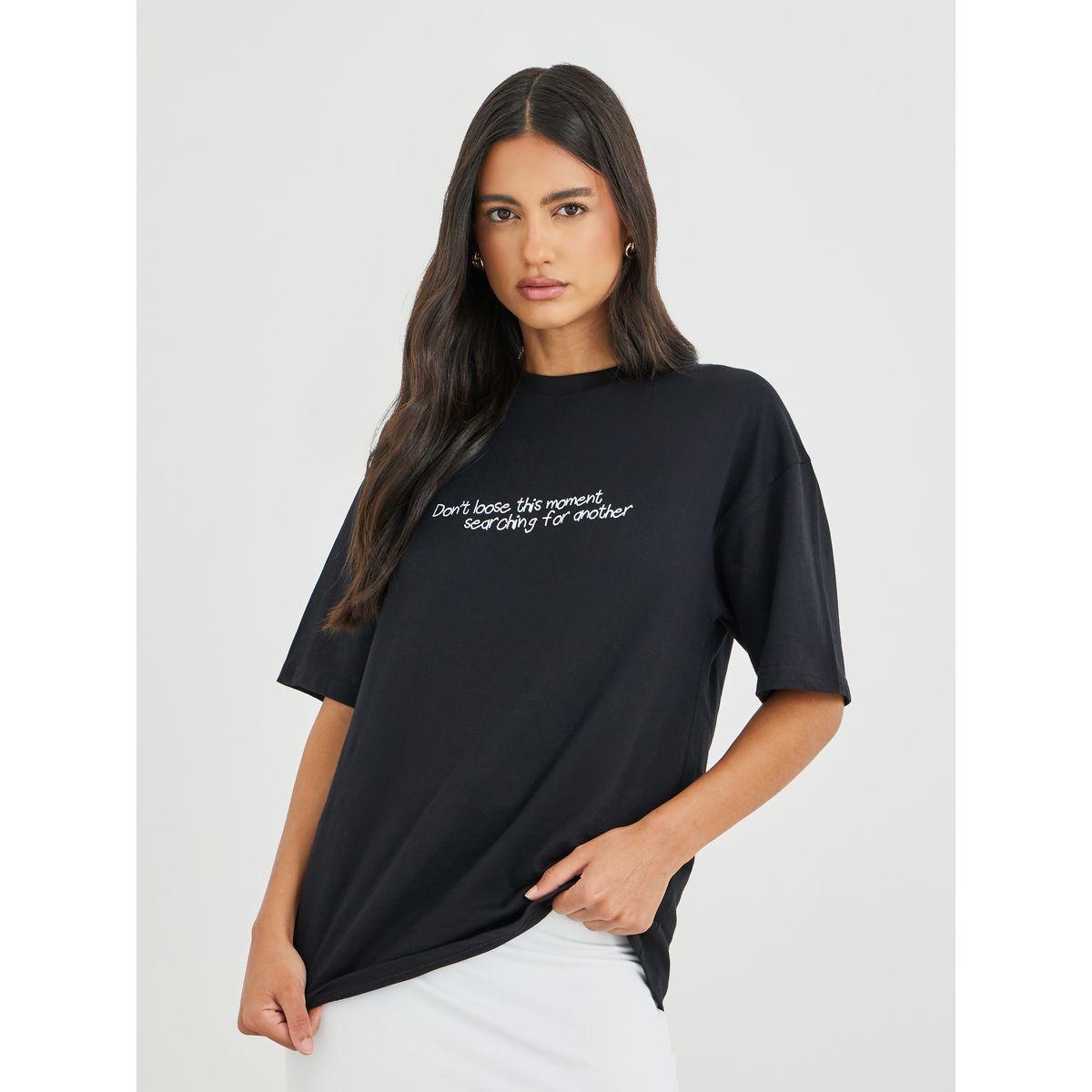 تيشيرت فضفاض بطبعة كتابة وأكمام قصيرة-women-clothing-tshirts-image-1