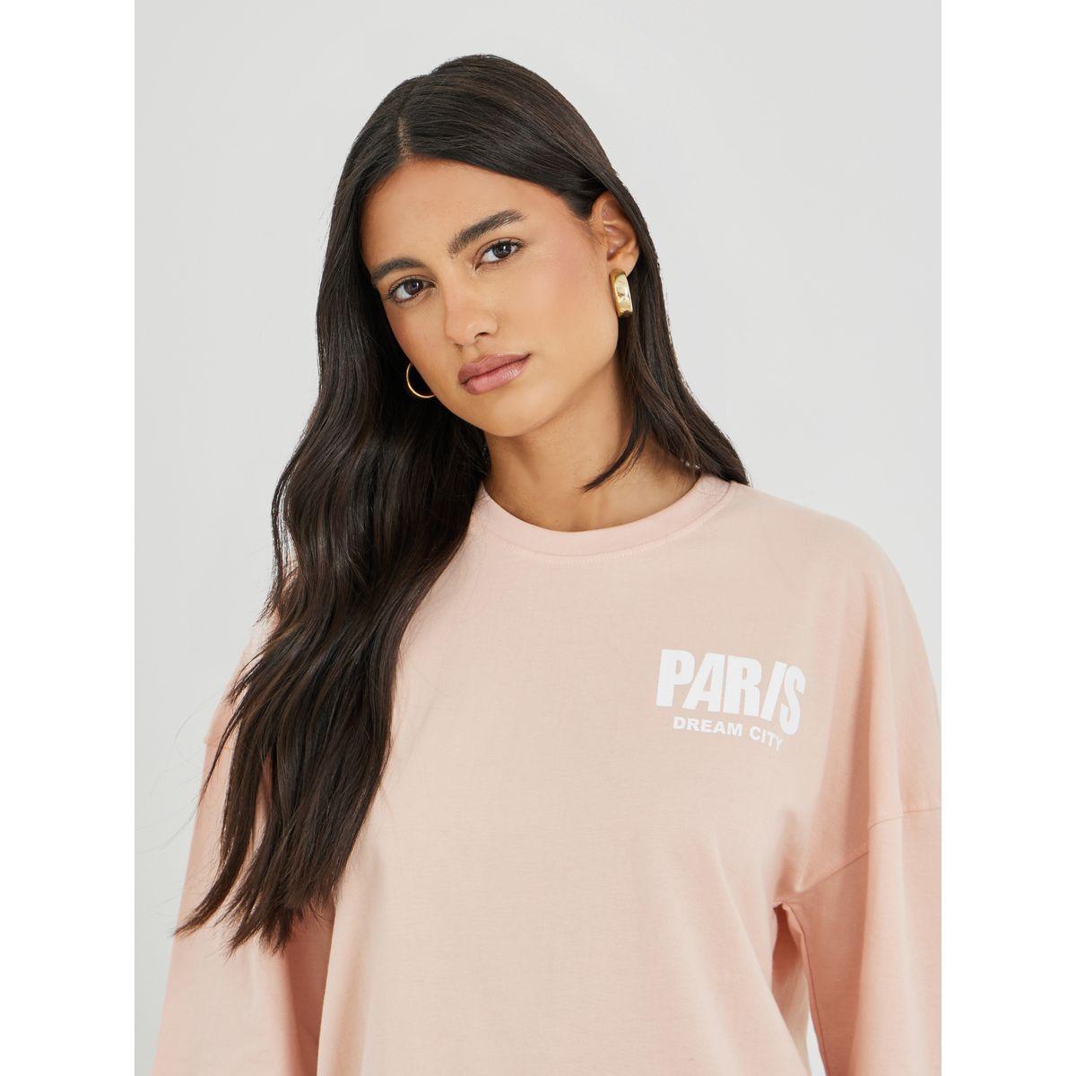 تيشيرت فضفاض بطبعة كتابة وأكتاف مبالغ فيها-women-clothing-tshirts-image-4