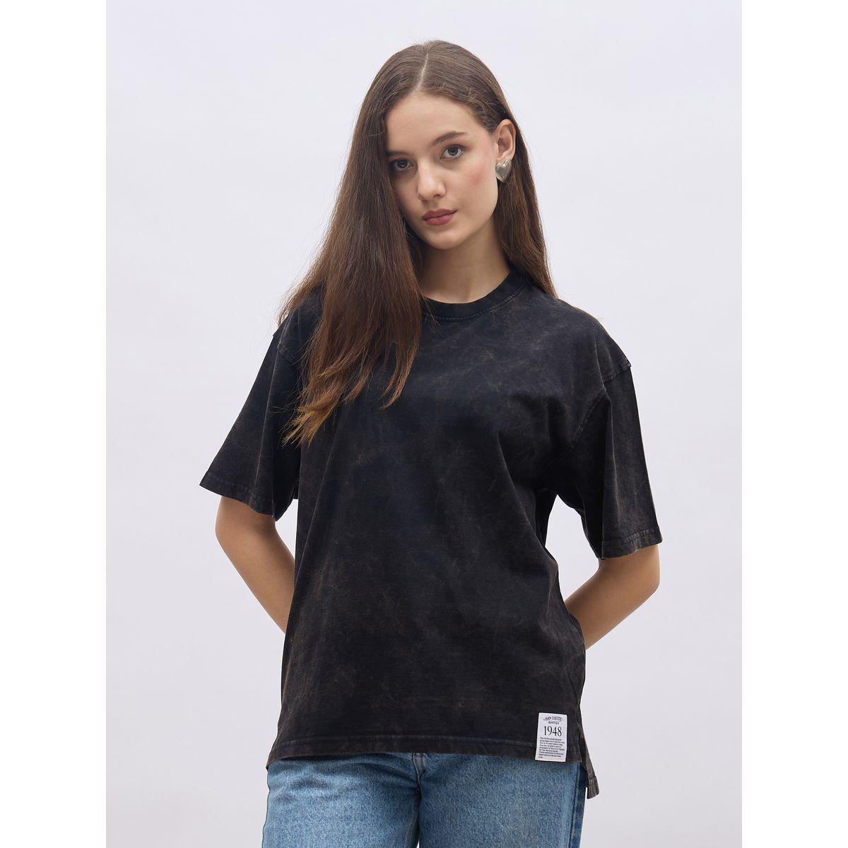 Styli High-Low Hem Oversized T-Shirt with Patch Detail-women-clothing-tshirts-image-2
