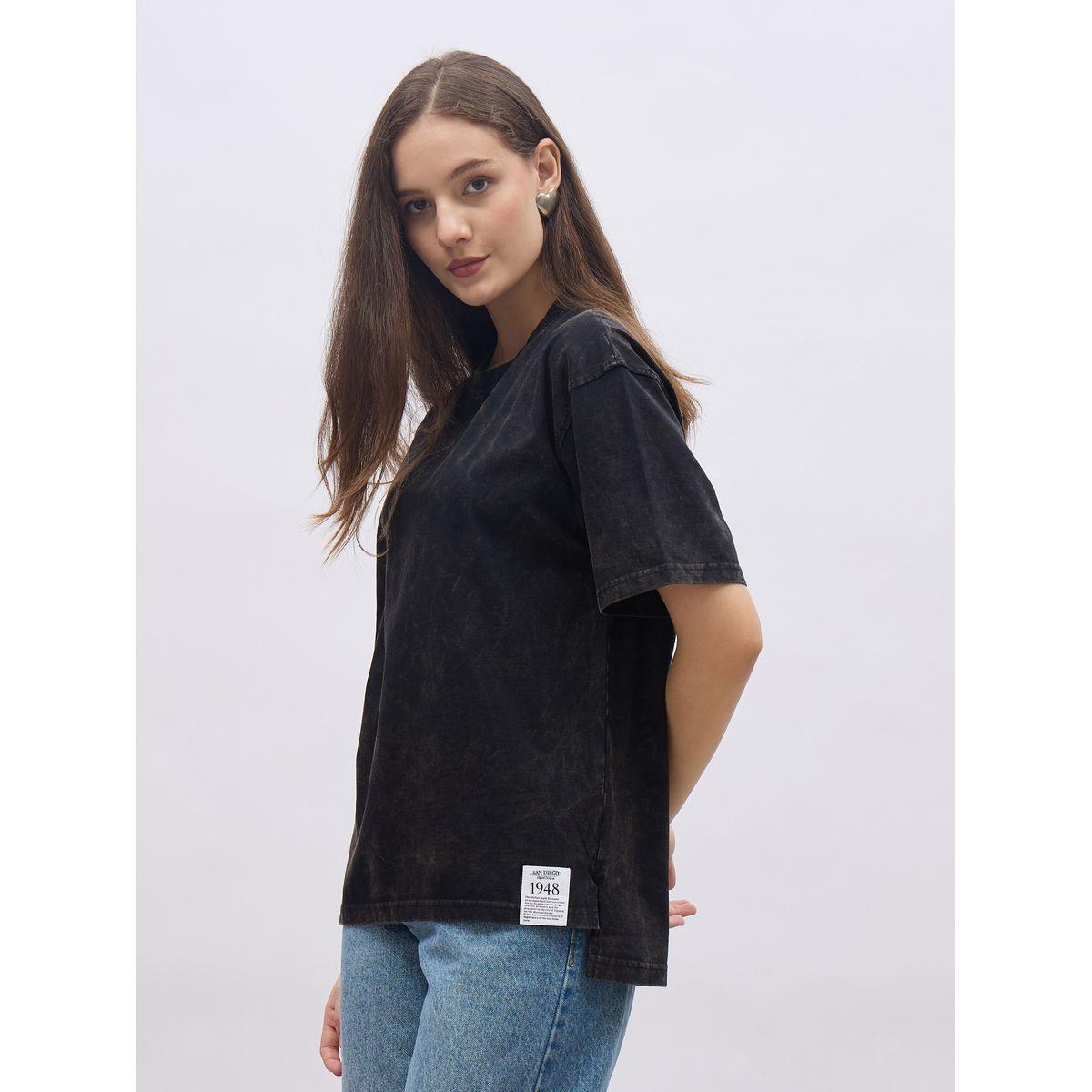 Styli High-Low Hem Oversized T-Shirt with Patch Detail-women-clothing-tshirts-image-3