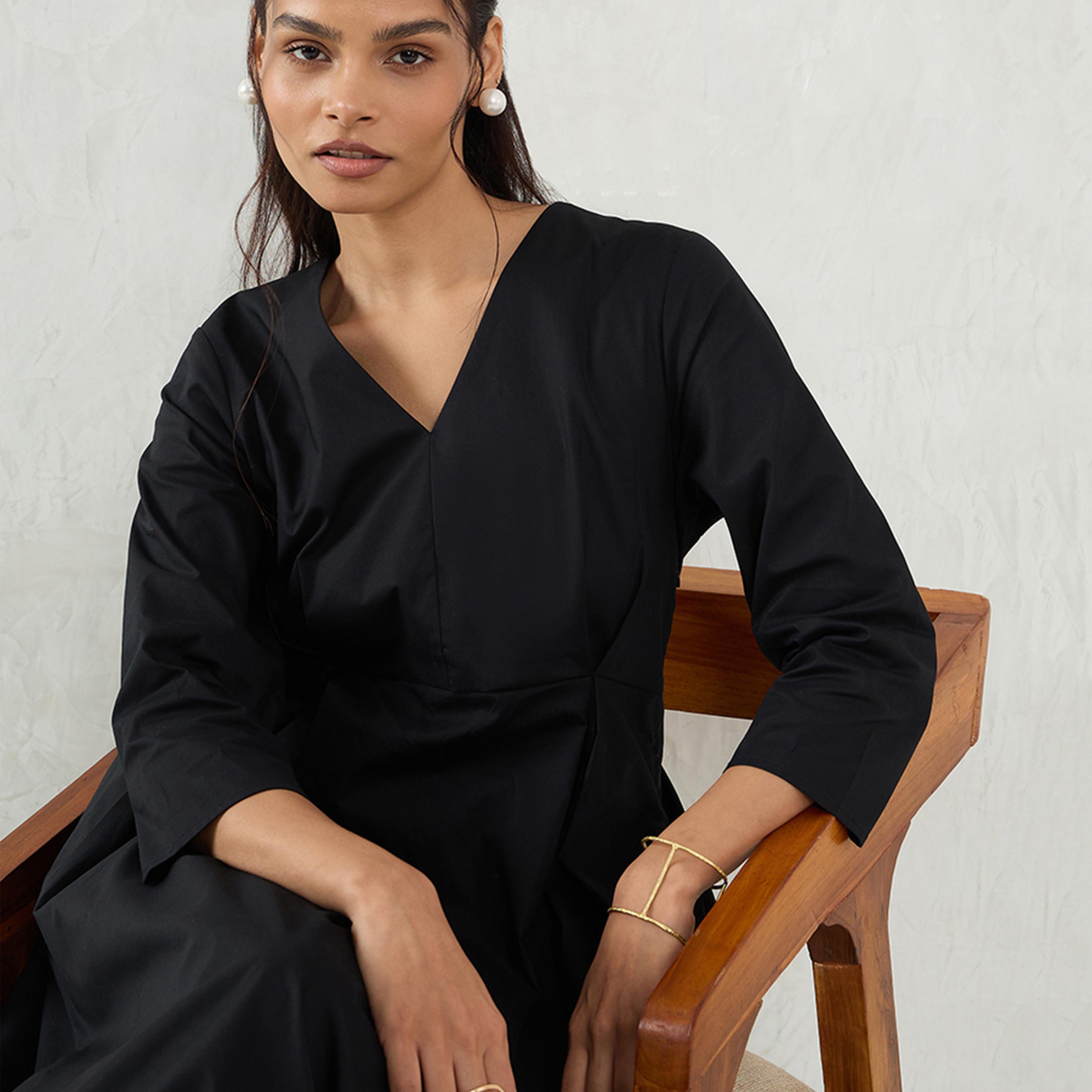 فيميلا × ستايلي - فستان ماكسي من قماش البوبلين بتفاصيل مطوية باللون الأسود-women-clothing-dresses-image-5