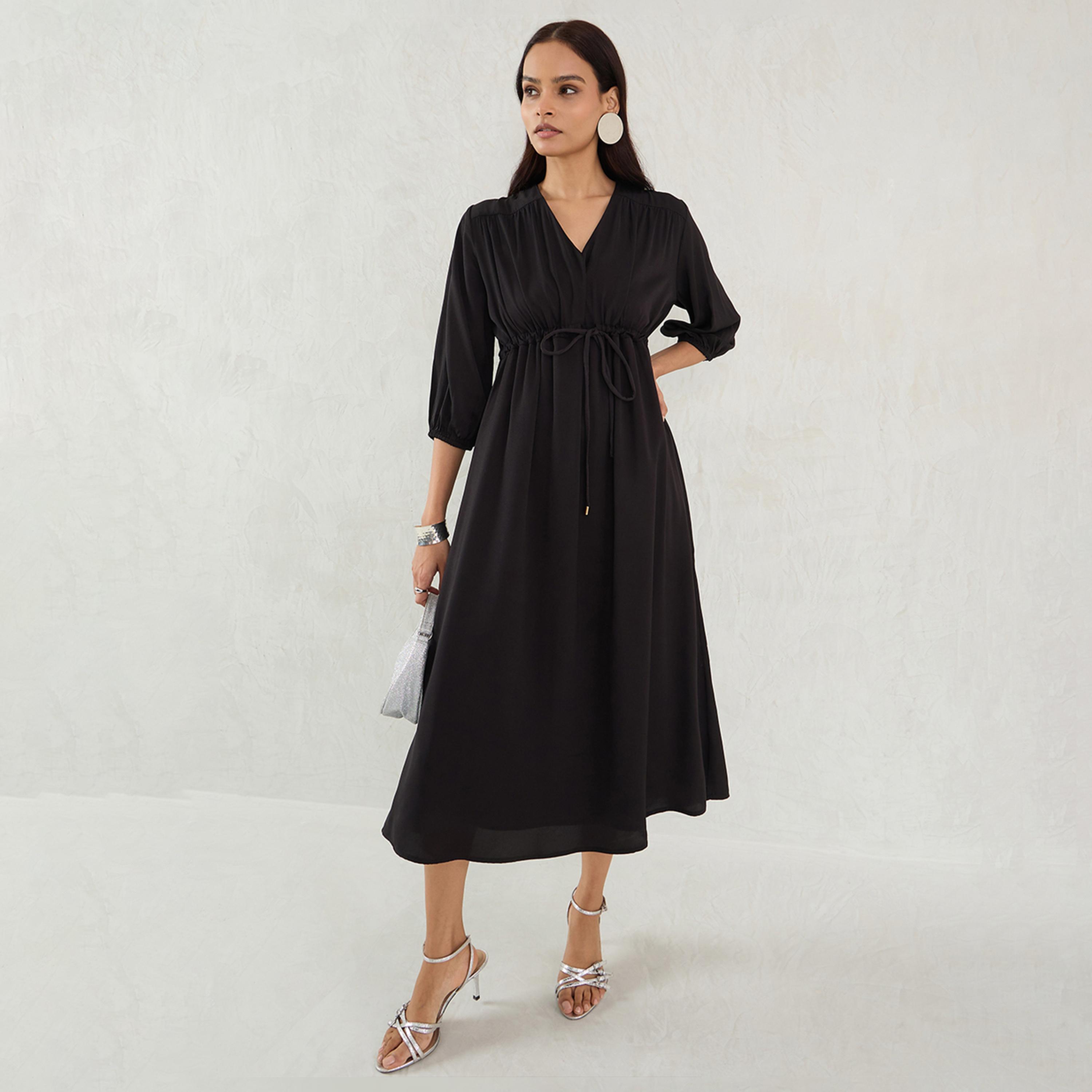 فيميلا × ستايلي - فستان ميدي من الساتان الأسود بخصر مجعد-women-clothing-dresses-image-3