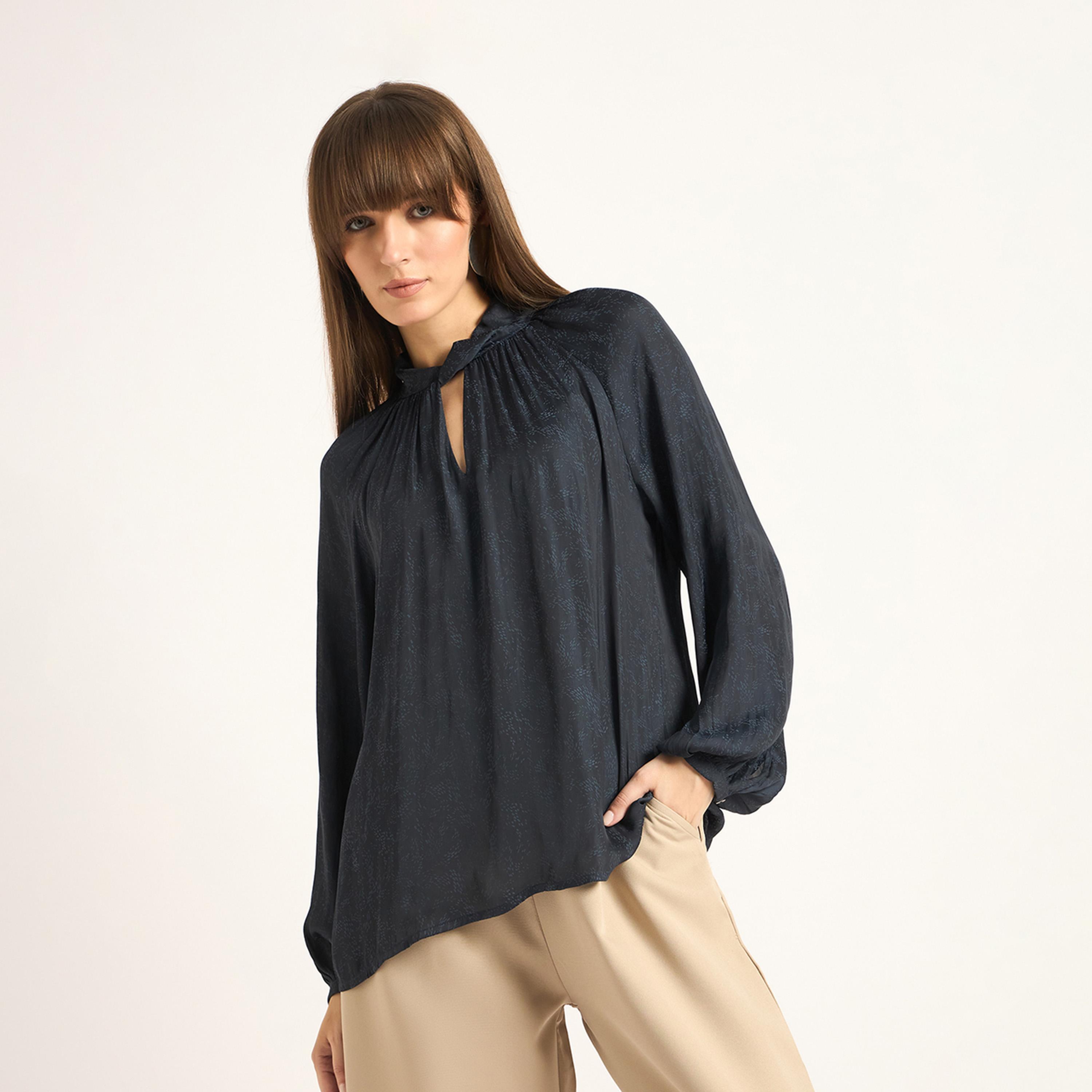 فيميلا × ستايلي - بلوزة ذات رقبة من الساتان وتفاصيل ملتوية - الأزرق الداكن-women-clothing-shirtsandblouses-blouses-image-1
