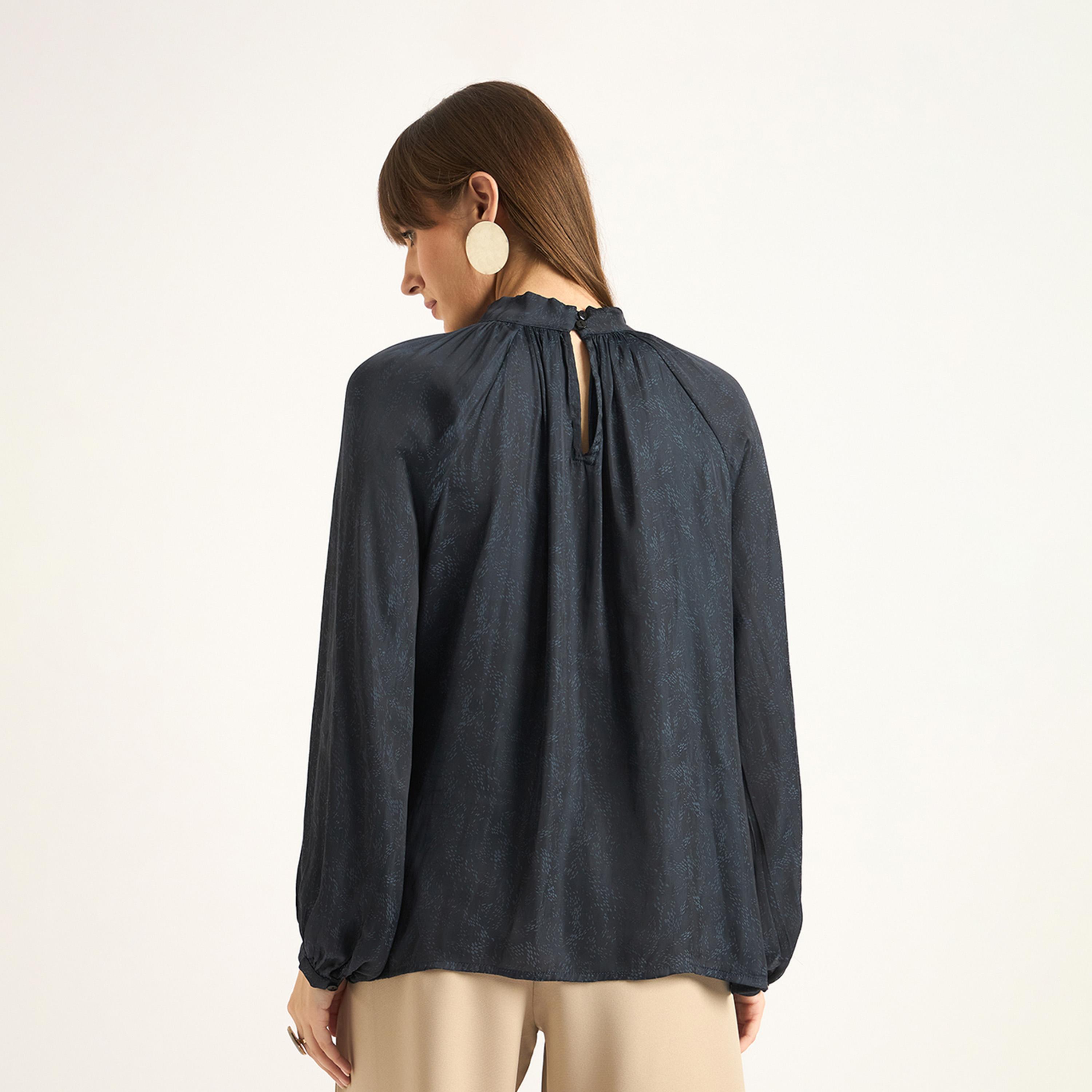 فيميلا × ستايلي - بلوزة ذات رقبة من الساتان وتفاصيل ملتوية - الأزرق الداكن-women-clothing-shirtsandblouses-blouses-image-2