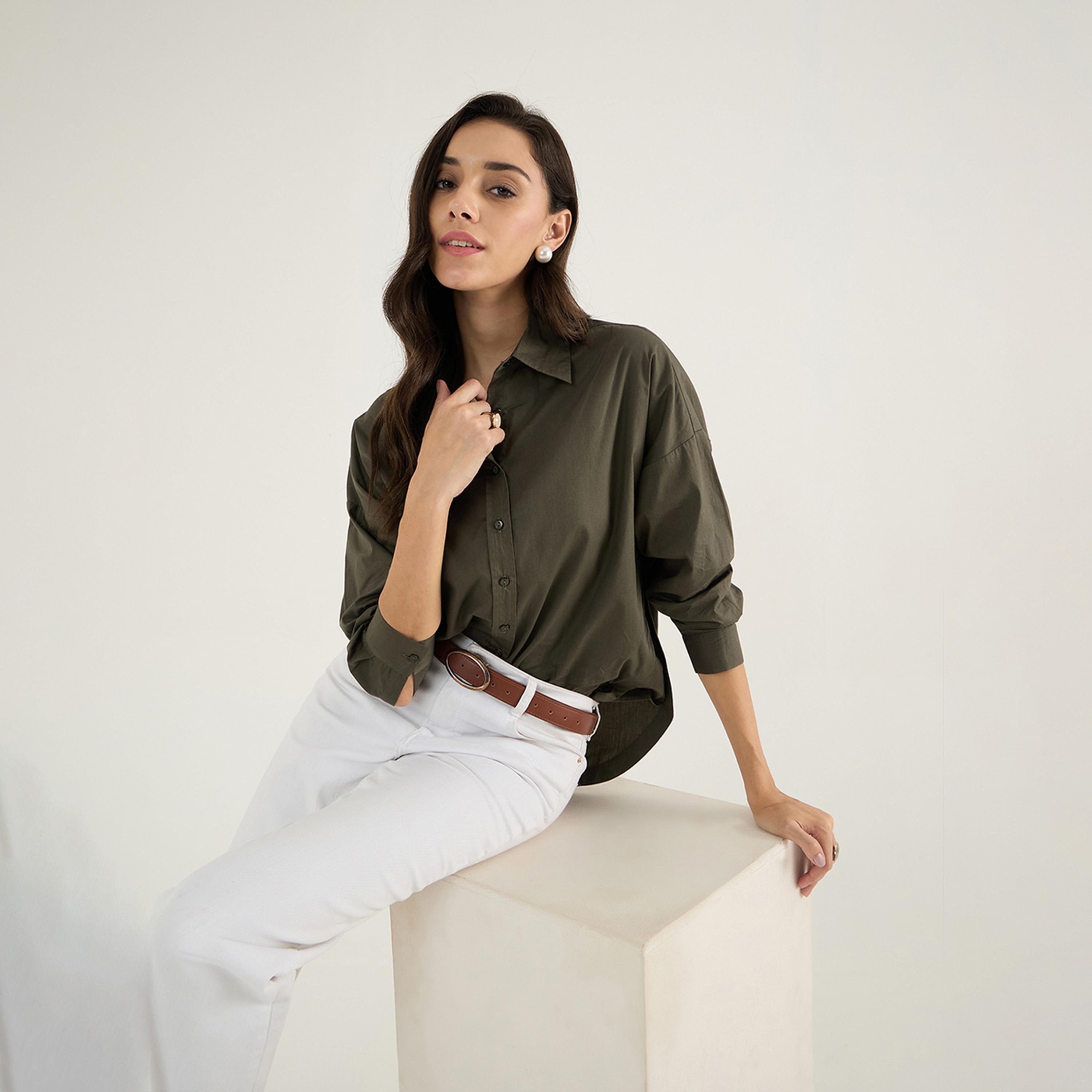 فيميلا × ستايلي - قميص بوبلين بتفاصيل طيات الظهر - زيتي-women-clothing-shirtsandblouses-shirts-image-8