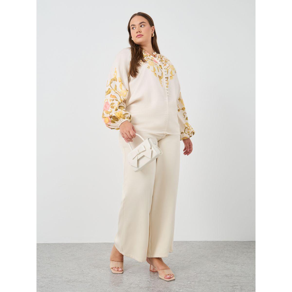 Styli Plus Size Floral Print Balloon Sleeve Shirt with Self-Covered Buttons-women-clothing-shirtsandblouses-shirts-image-2