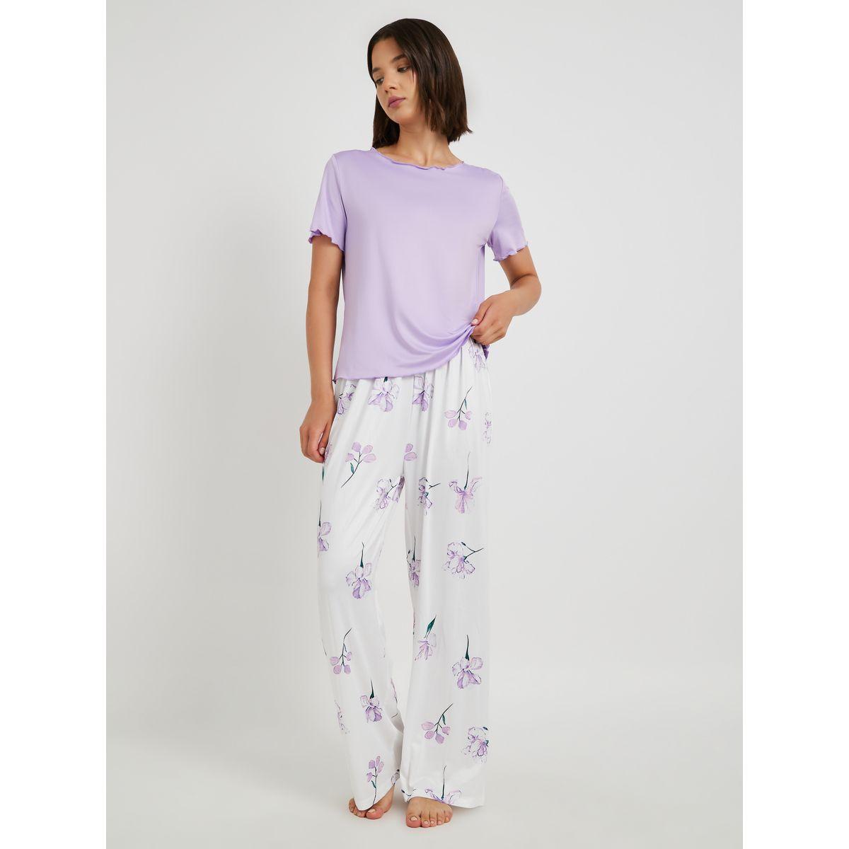 Styli Lettuce Edge Hem T-Shirt and Floral Printed Pyjama Set-women-clothing-nightwear-pyjamas-longsets-image-1