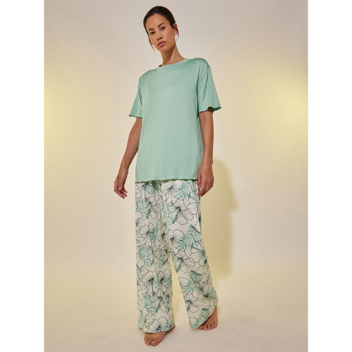 Styli Solid Lettuce Hem T-Shirt and Floral Printed Pyjama Set-women-clothing-nightwear-pyjamas-longsets-image-1
