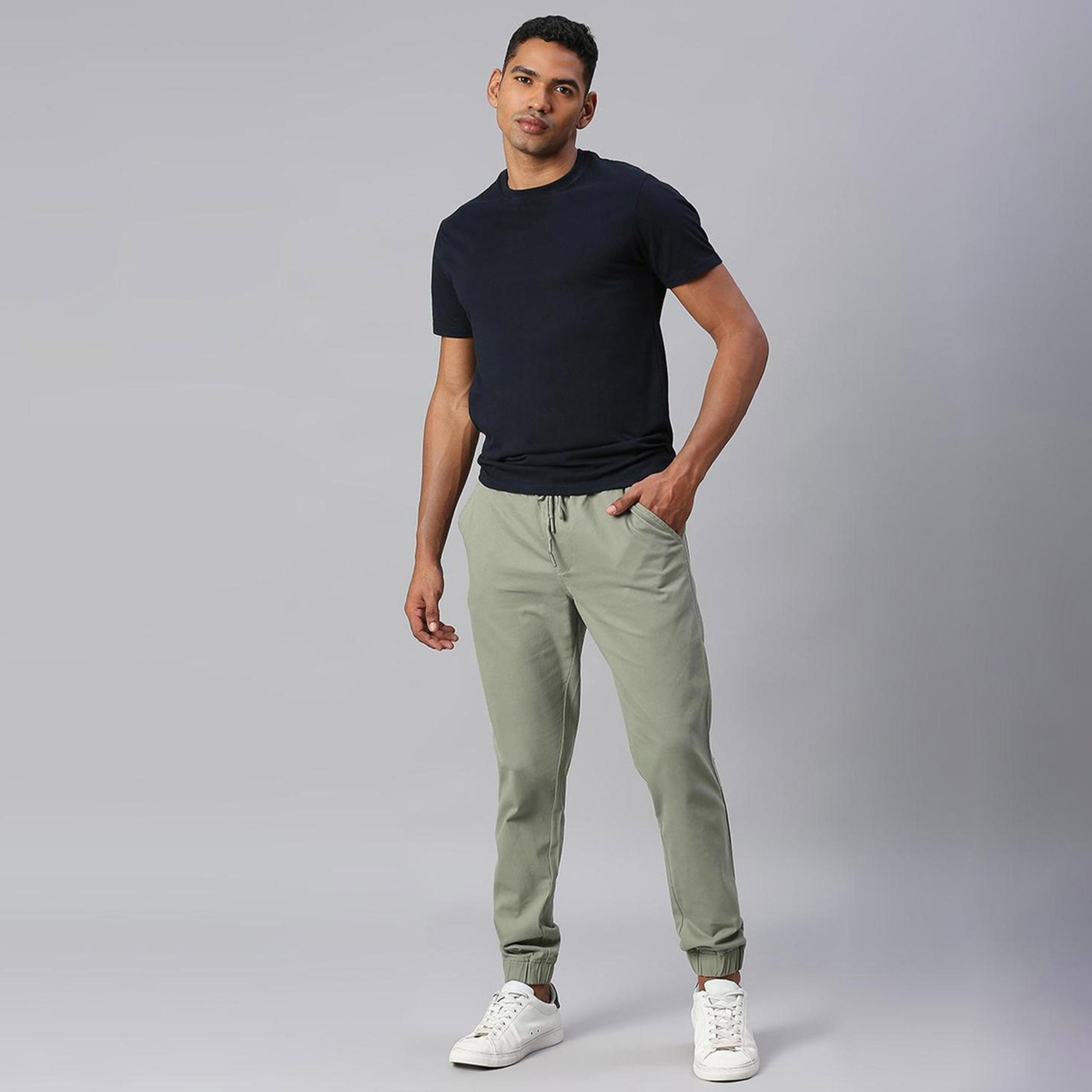 دينيس لينغو× ستايلي-  بنطال رياضي قطن بقصّة مدببة-men-clothing-bottoms-joggers-image-2