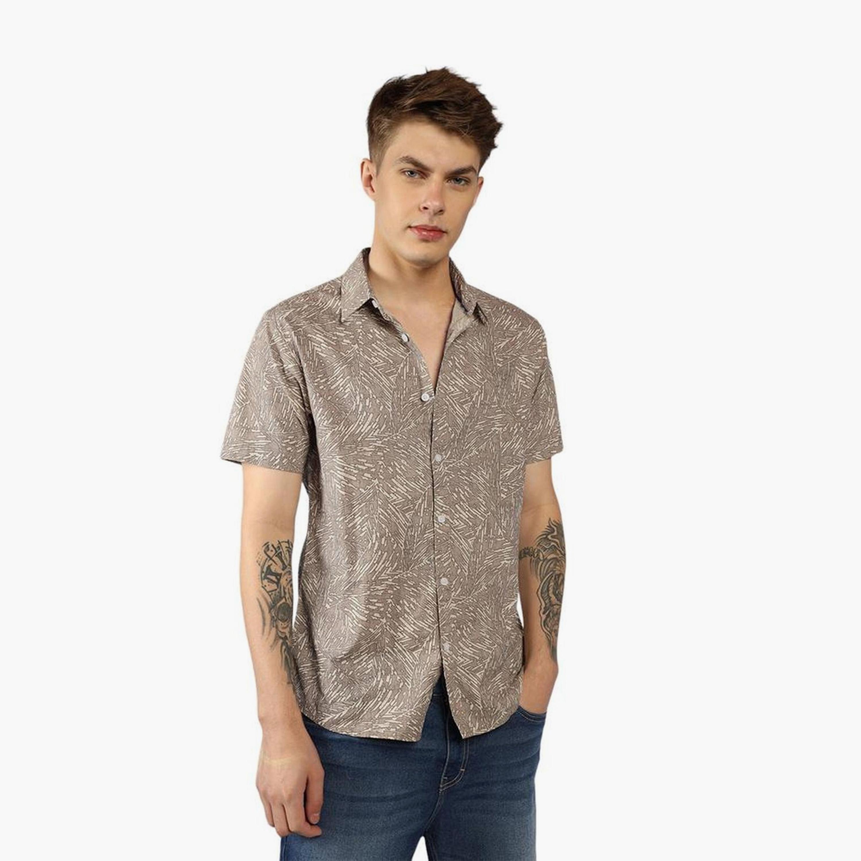 دينيس لينغو× ستايلي-  قميص قطني كاجوال بأكمام قصيرة وياقة واسعة طباعة تجريدية-men-clothing-shirts-image-3
