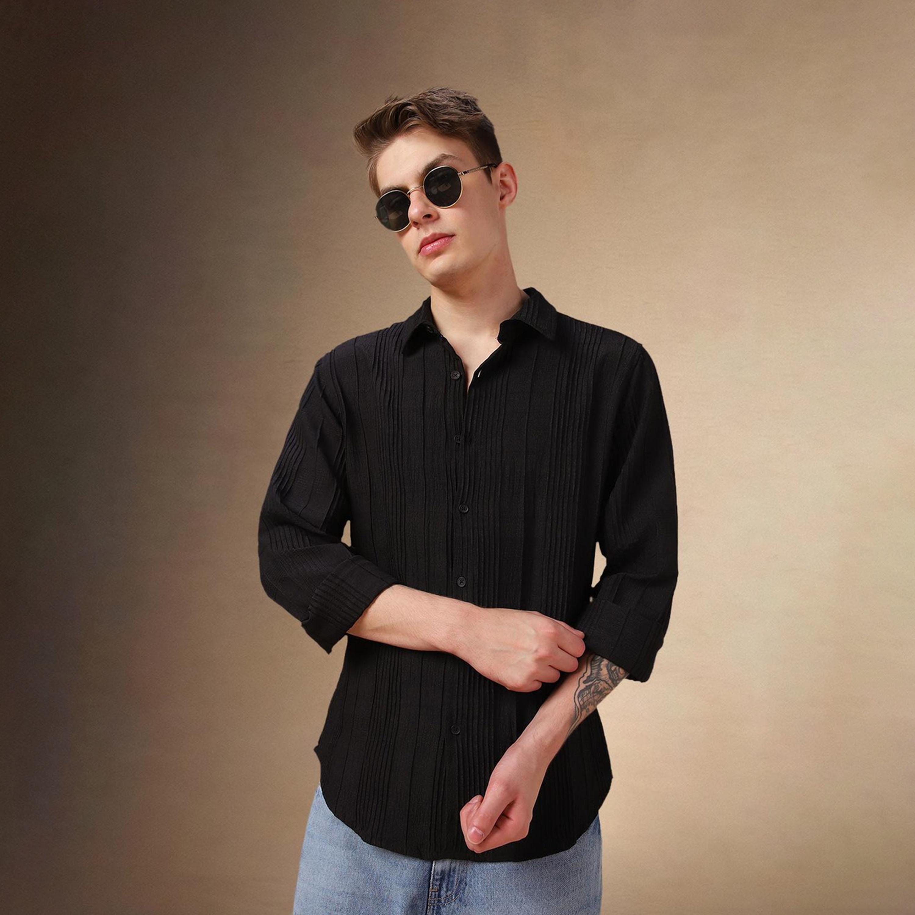 دينيس لينغو× ستايلي-  قميص كاجوال من القطن ياقة واسعة باللون الأسود-men-clothing-shirts-image-1