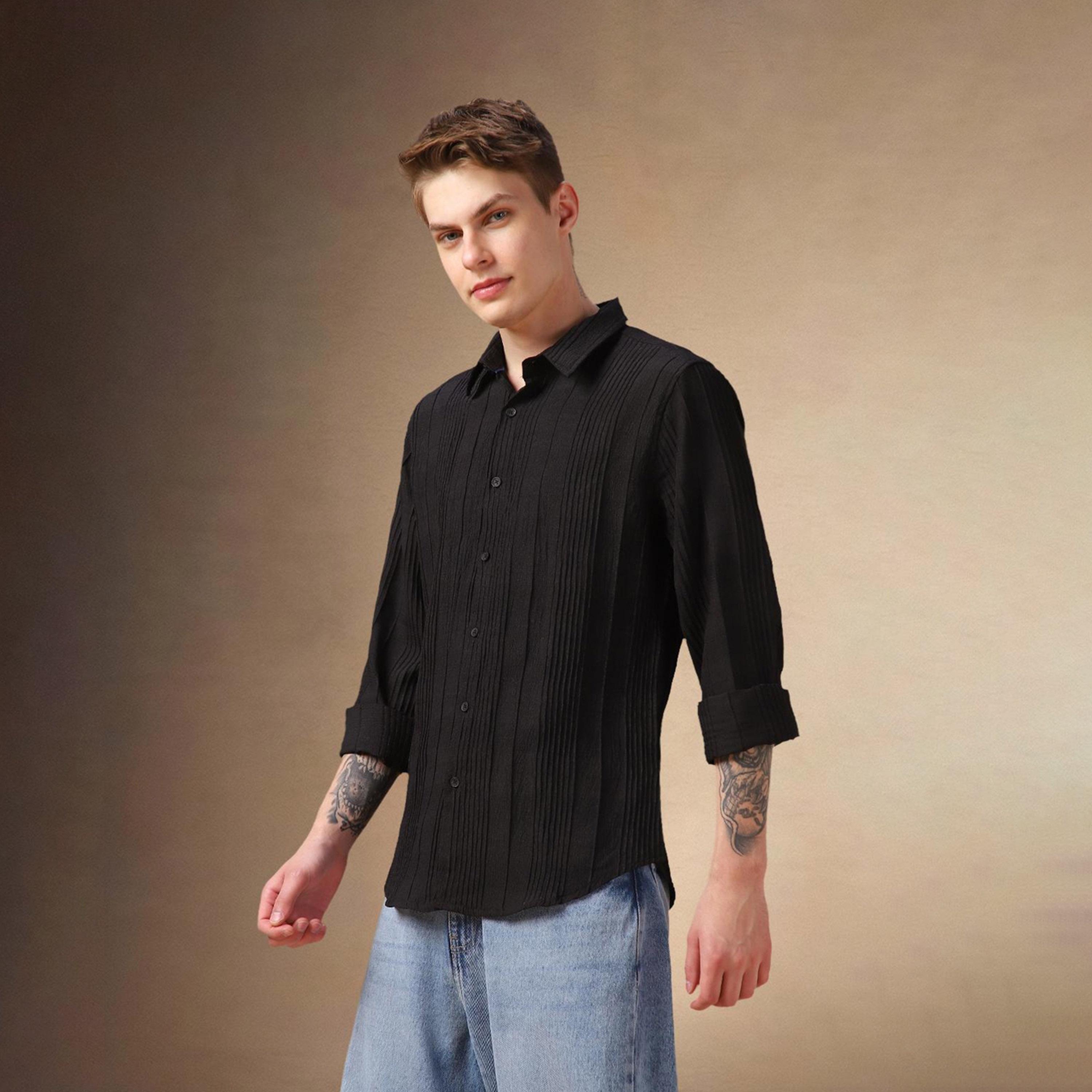 دينيس لينغو× ستايلي-  قميص كاجوال من القطن ياقة واسعة باللون الأسود-men-clothing-shirts-image-2