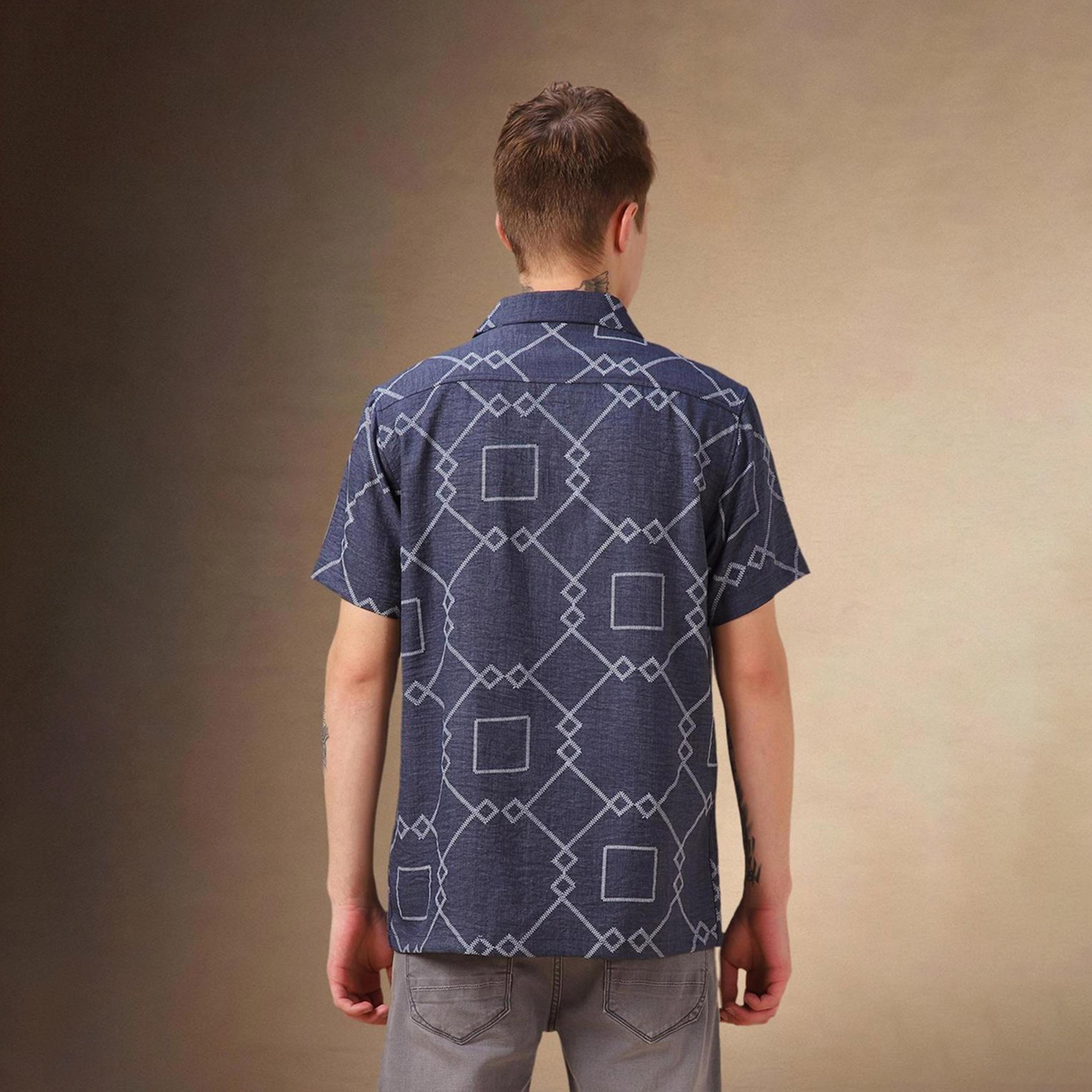 دينيس لينغو× ستايلي-  قميص كاجوال ياقة كوبية ومطبوع هندسيًا باللون الأزرق-men-clothing-shirts-image-2